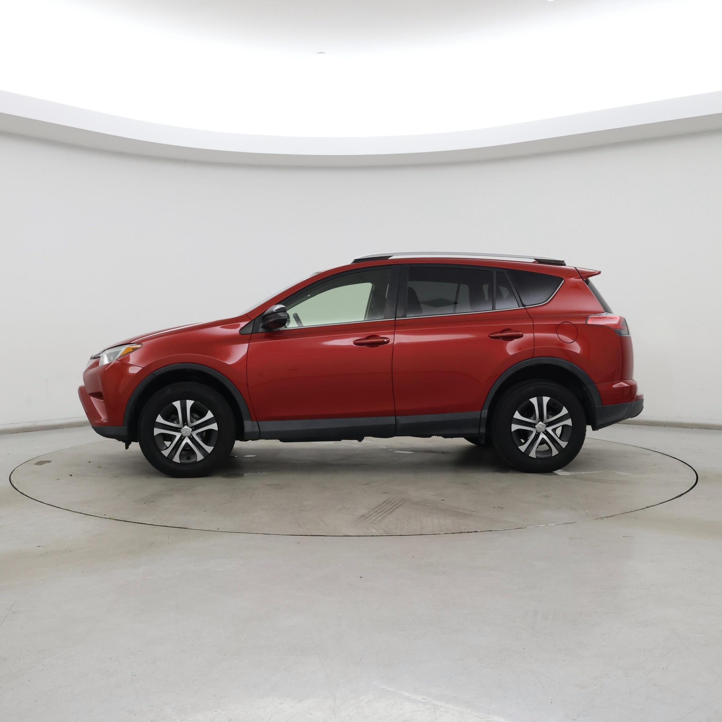 Thumbnail: 2016 Toyota RAV4 - 3