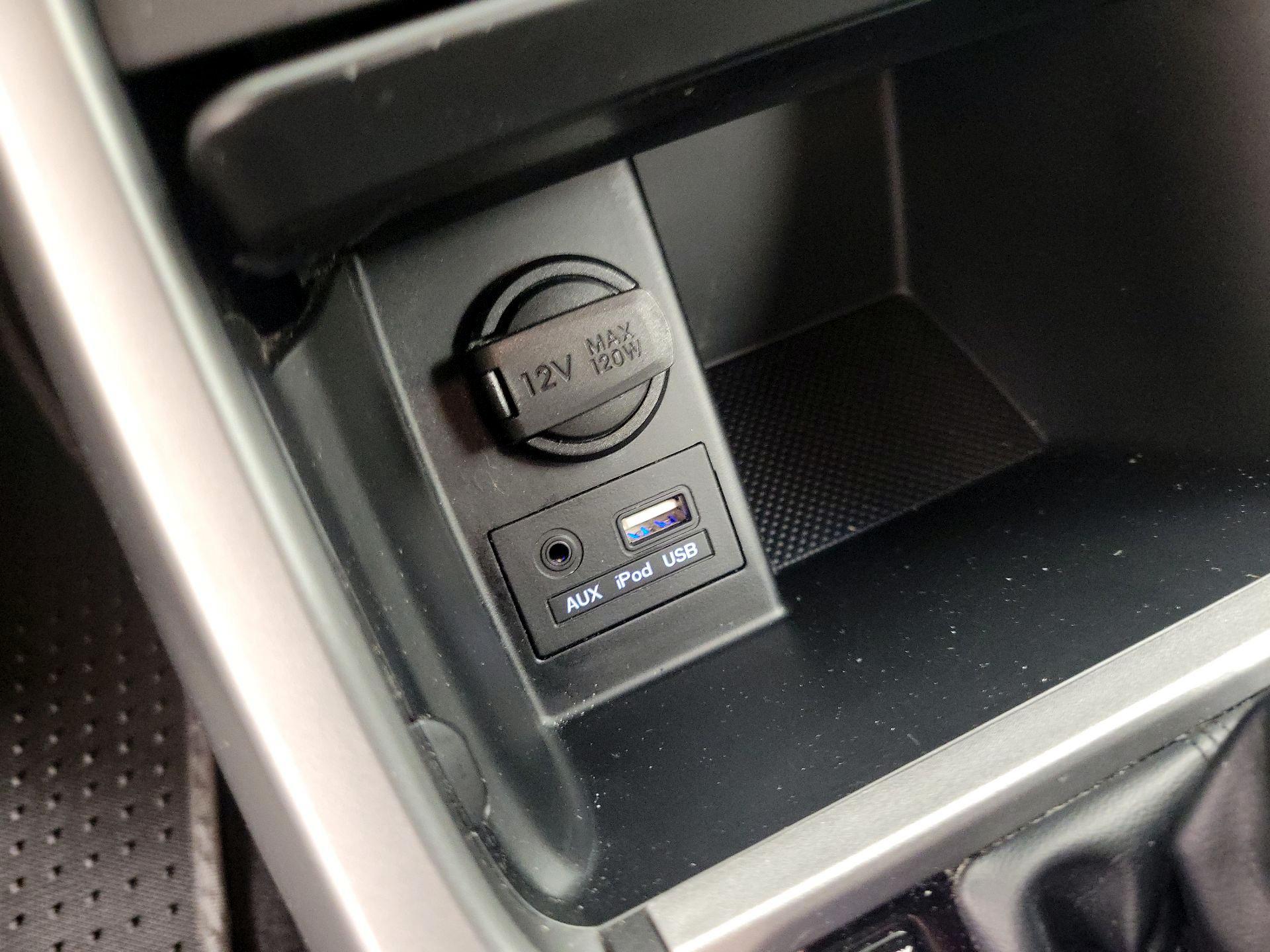 Thumbnail: 2015 Hyundai Elantra - 18