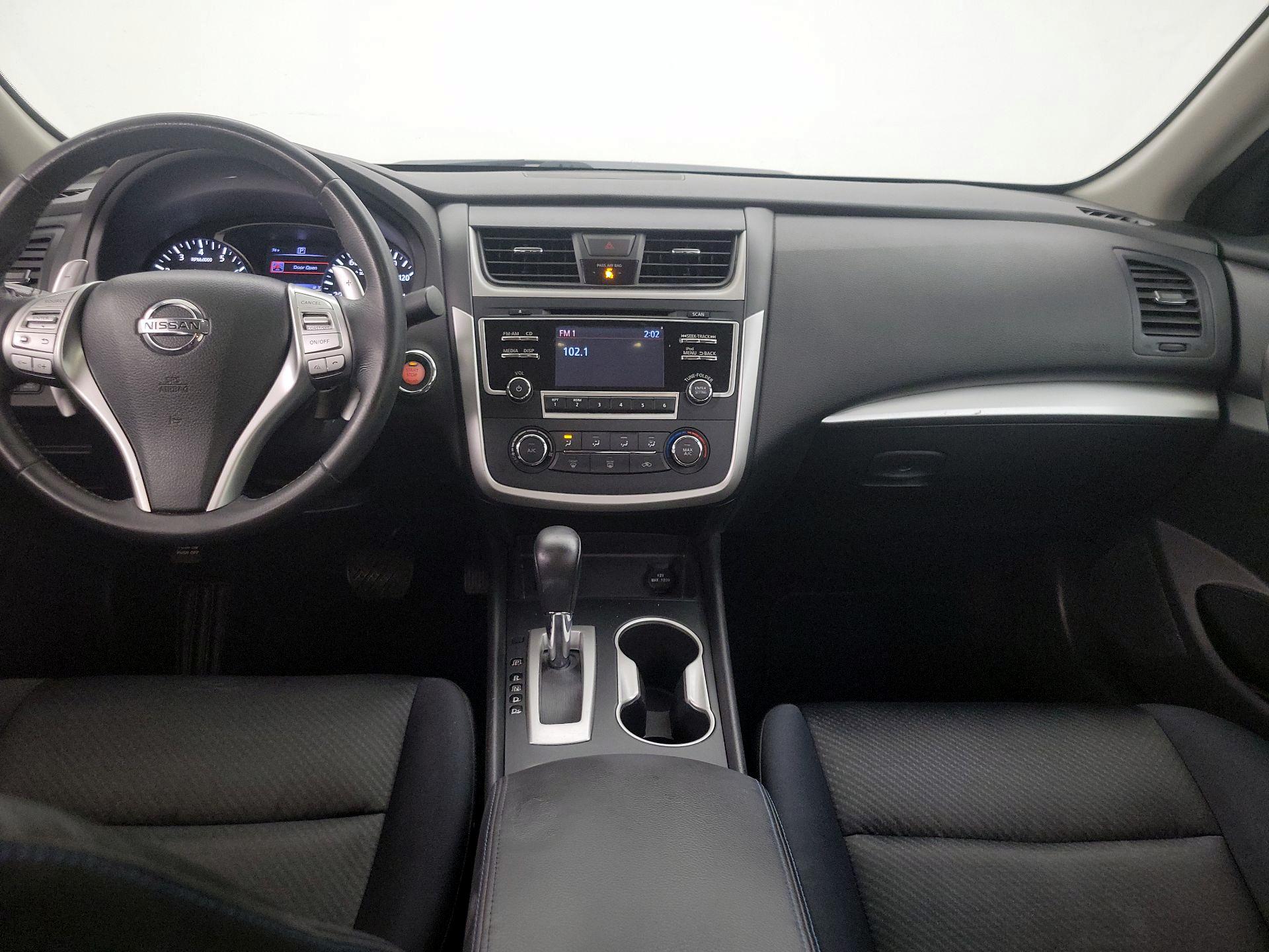 Thumbnail: 2017 Nissan Altima - 9