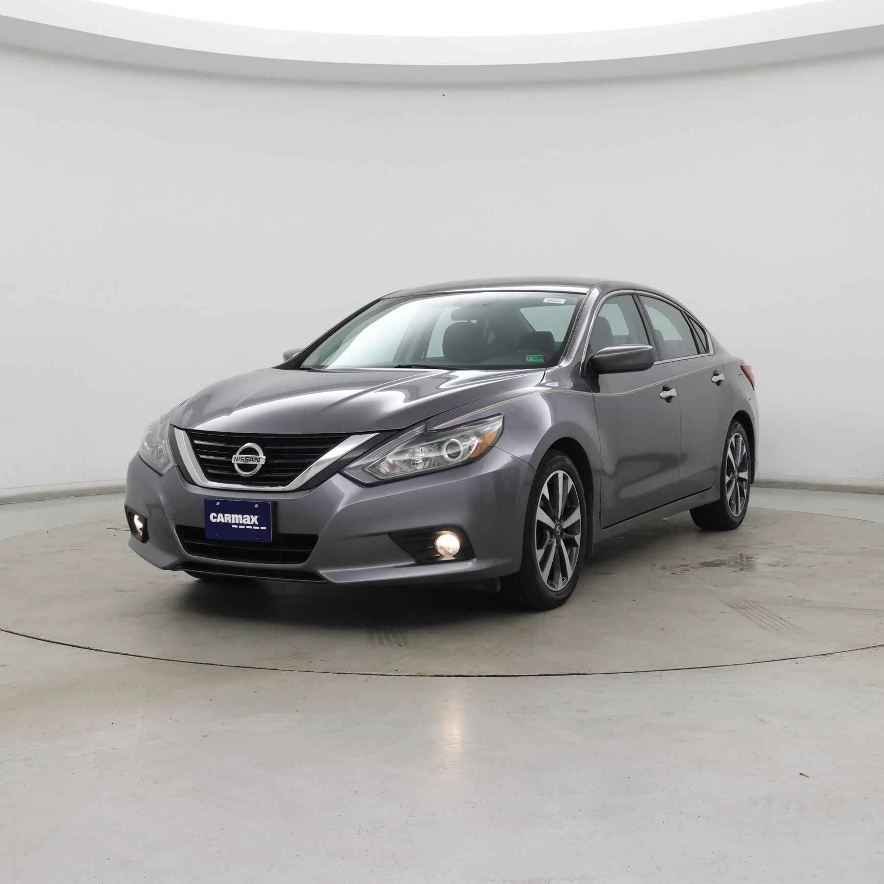 Thumbnail: 2017 Nissan Altima - 4