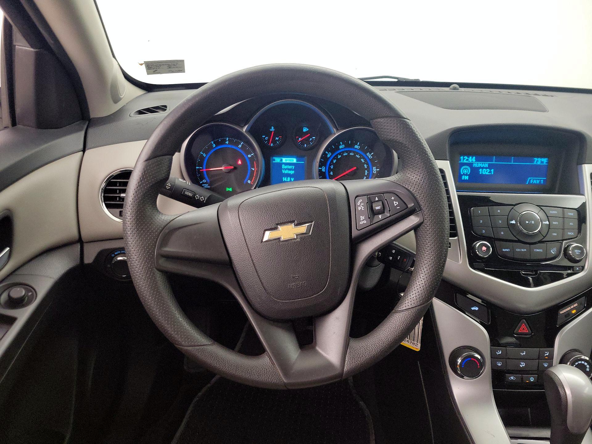 Thumbnail: 2016 Chevrolet Cruze - 10
