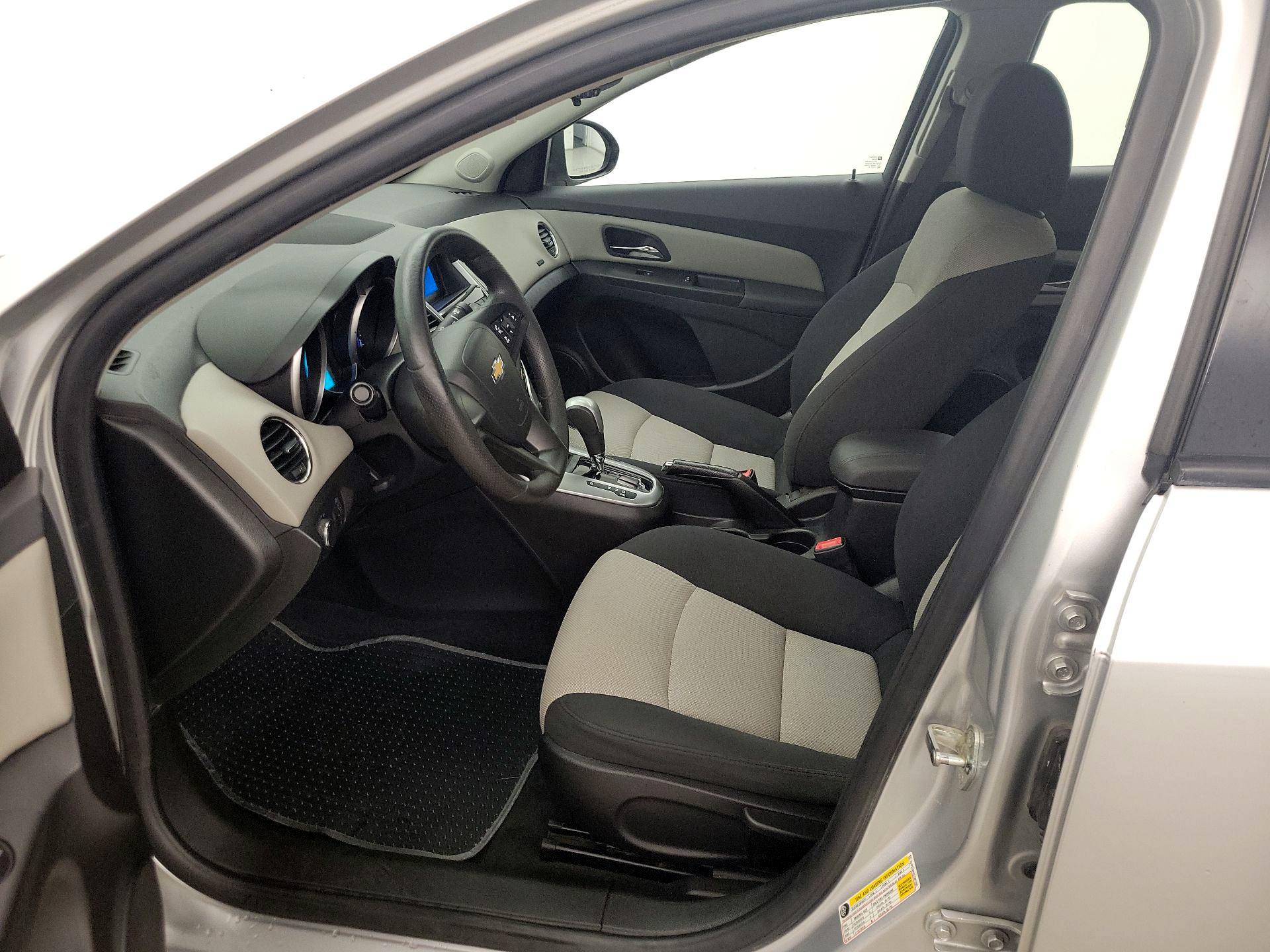 Thumbnail: 2016 Chevrolet Cruze - 11
