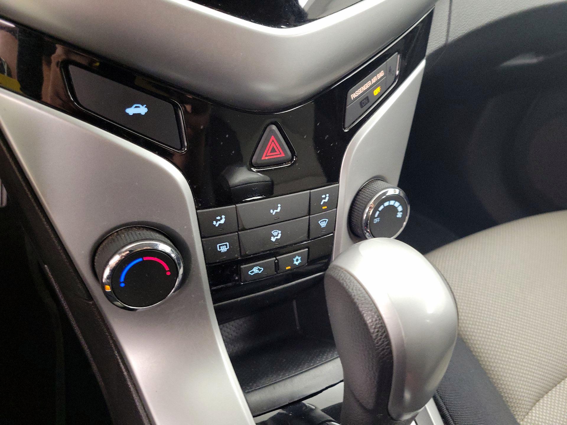Thumbnail: 2016 Chevrolet Cruze - 15