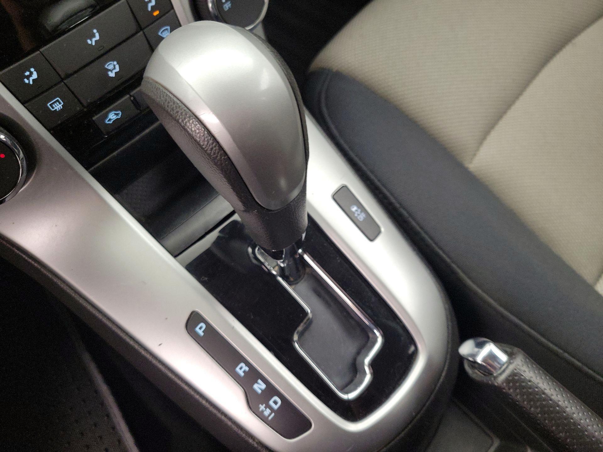 Thumbnail: 2016 Chevrolet Cruze - 16
