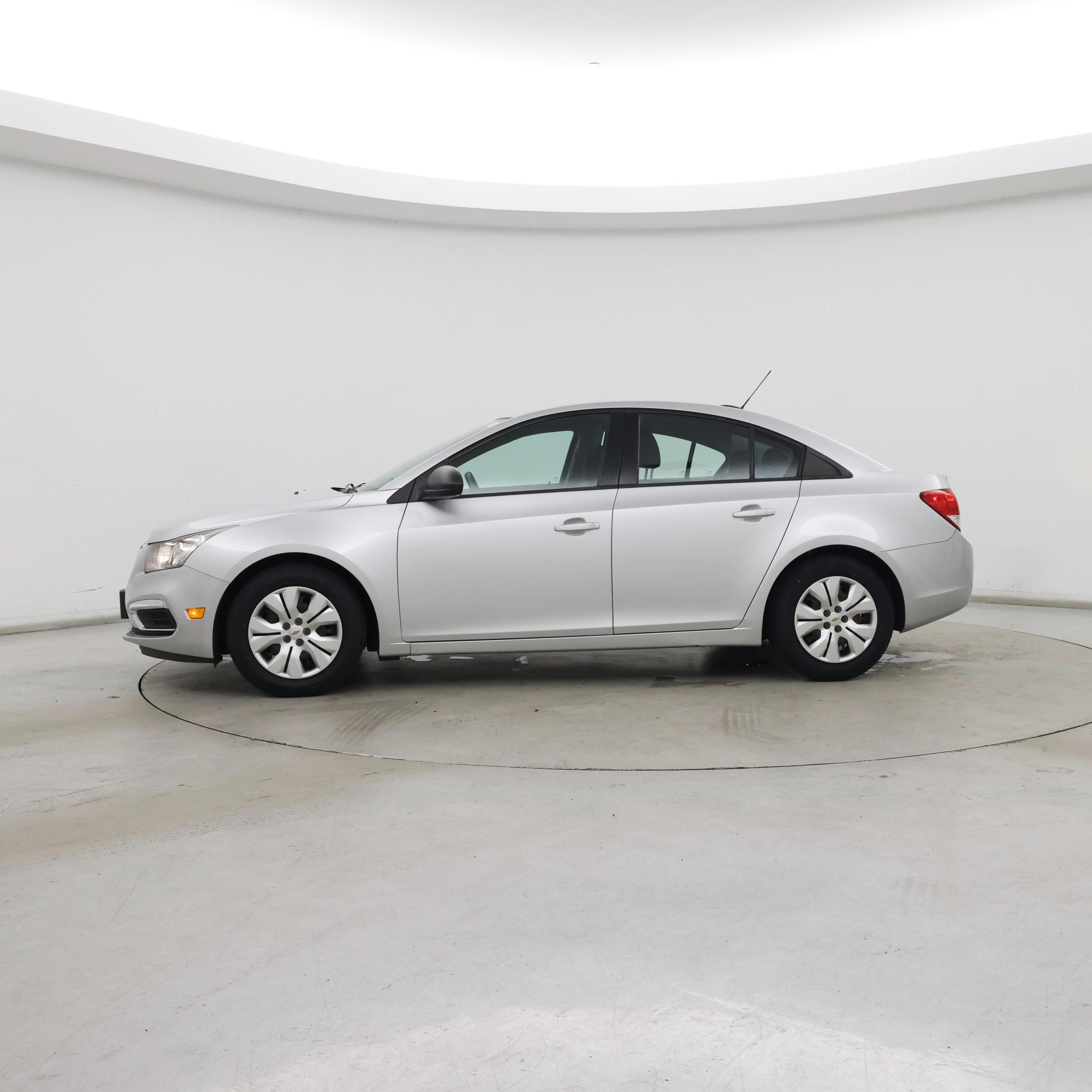 Thumbnail: 2016 Chevrolet Cruze - 3