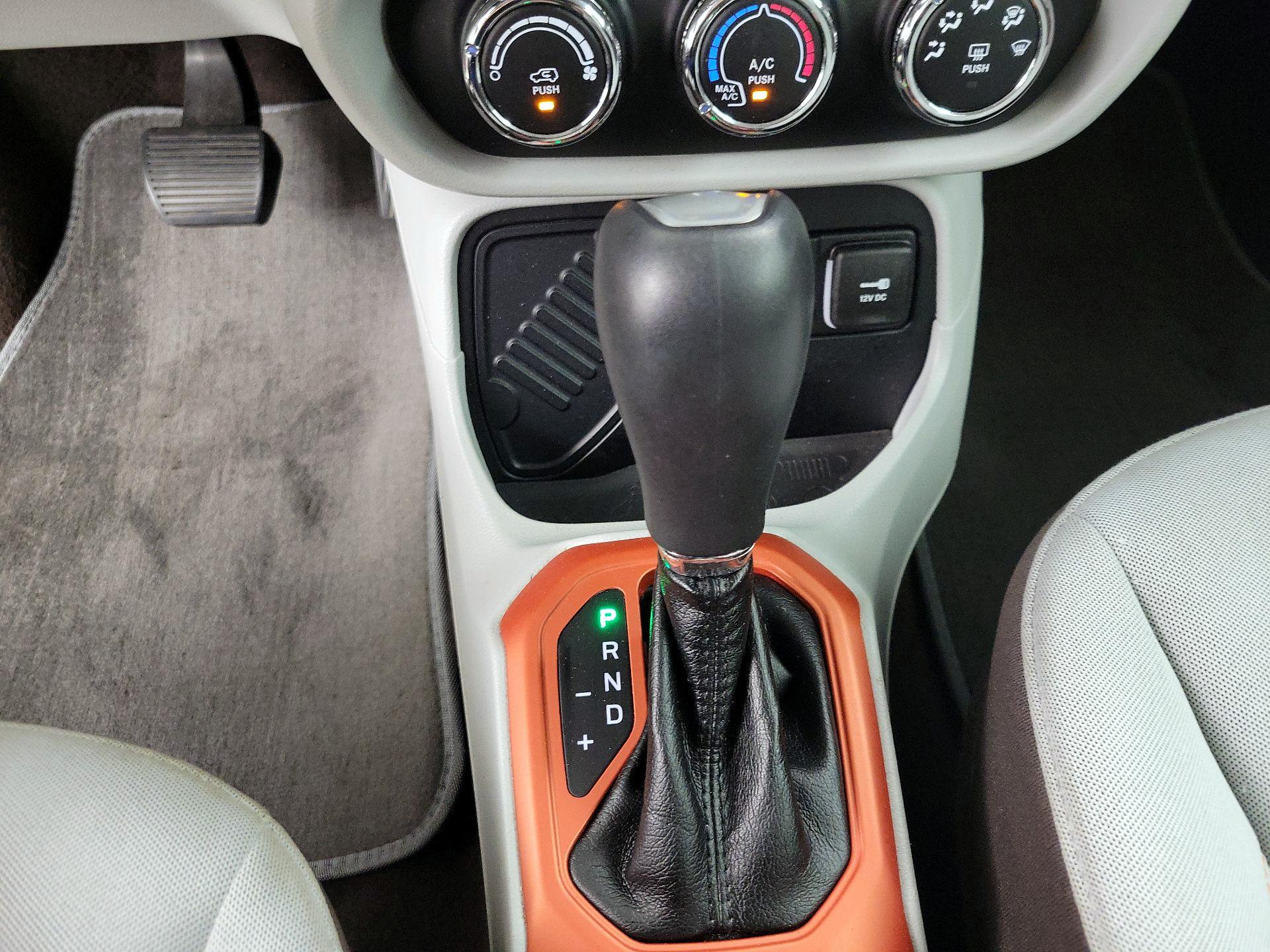 Thumbnail: 2015 Jeep Renegade - 17