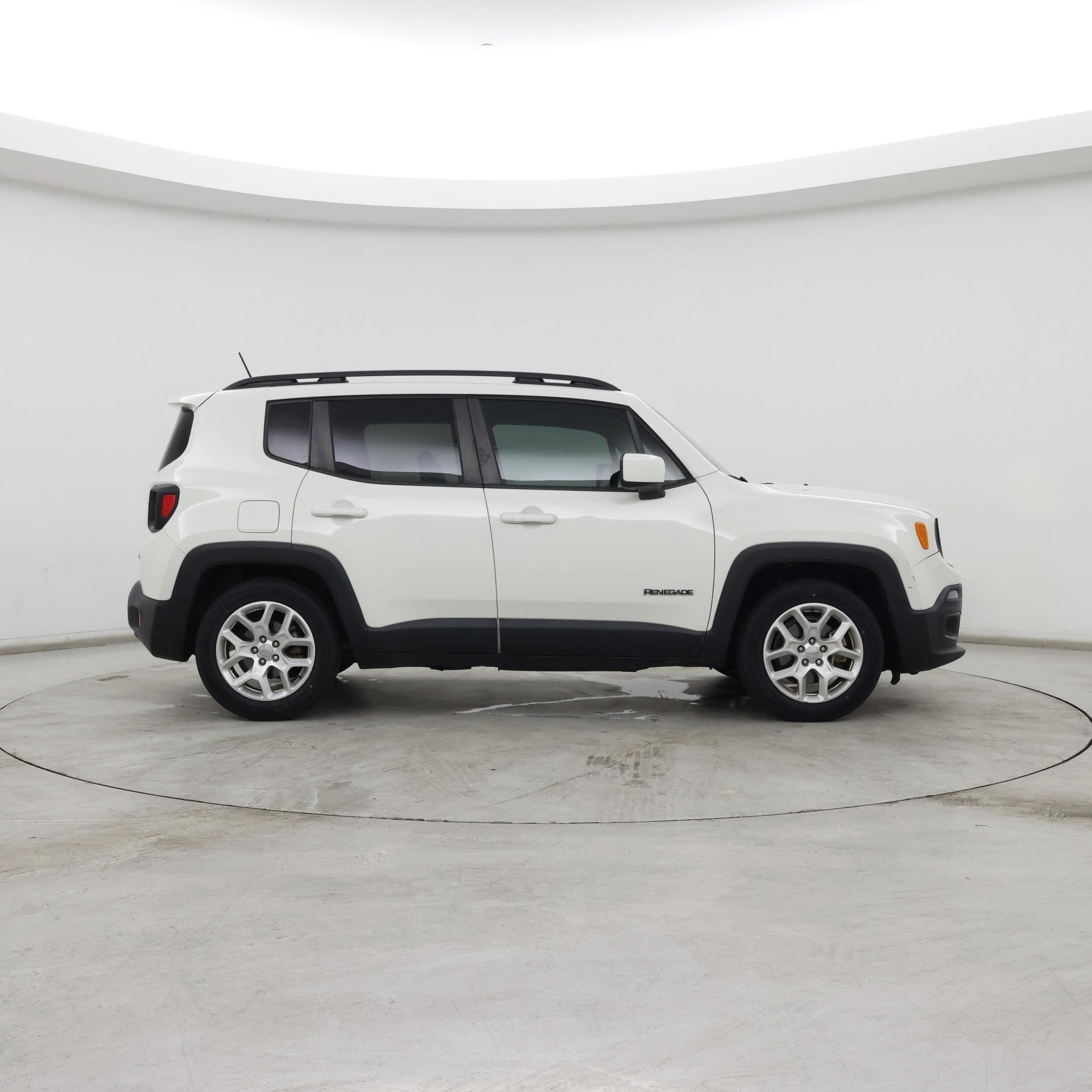 Thumbnail: 2015 Jeep Renegade - 7