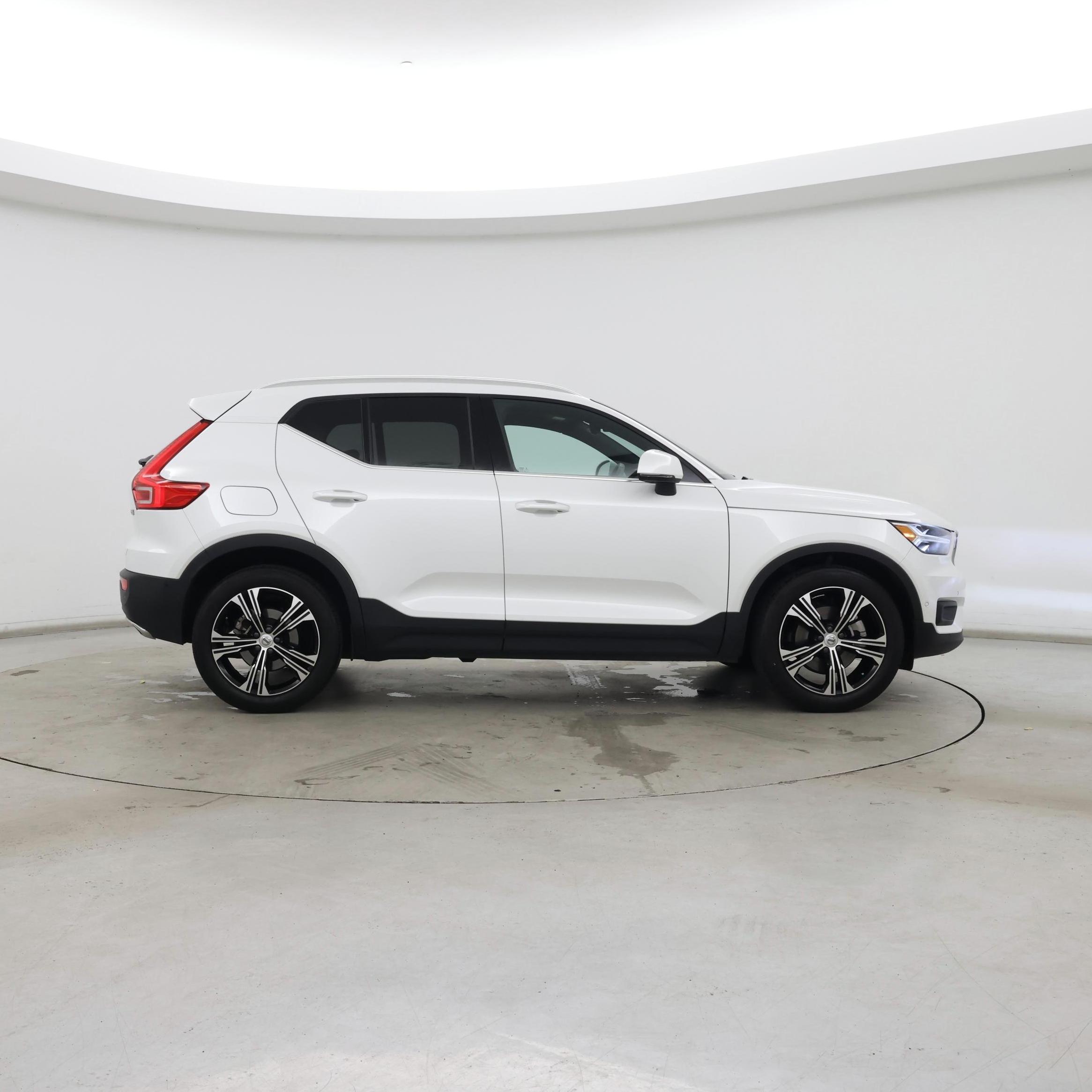 Thumbnail: 2019 Volvo XC40 - 7