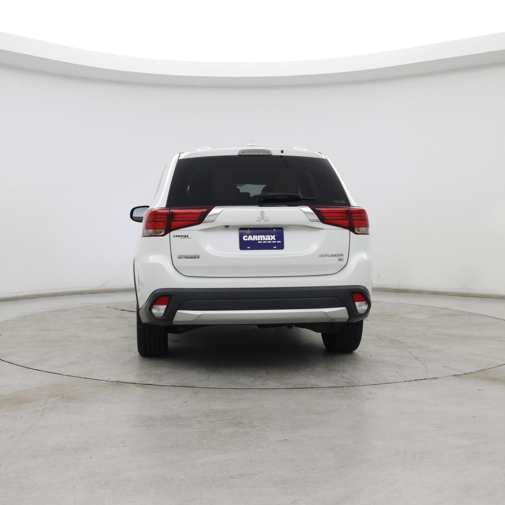 Thumbnail: 2017 Mitsubishi Outlander - 6
