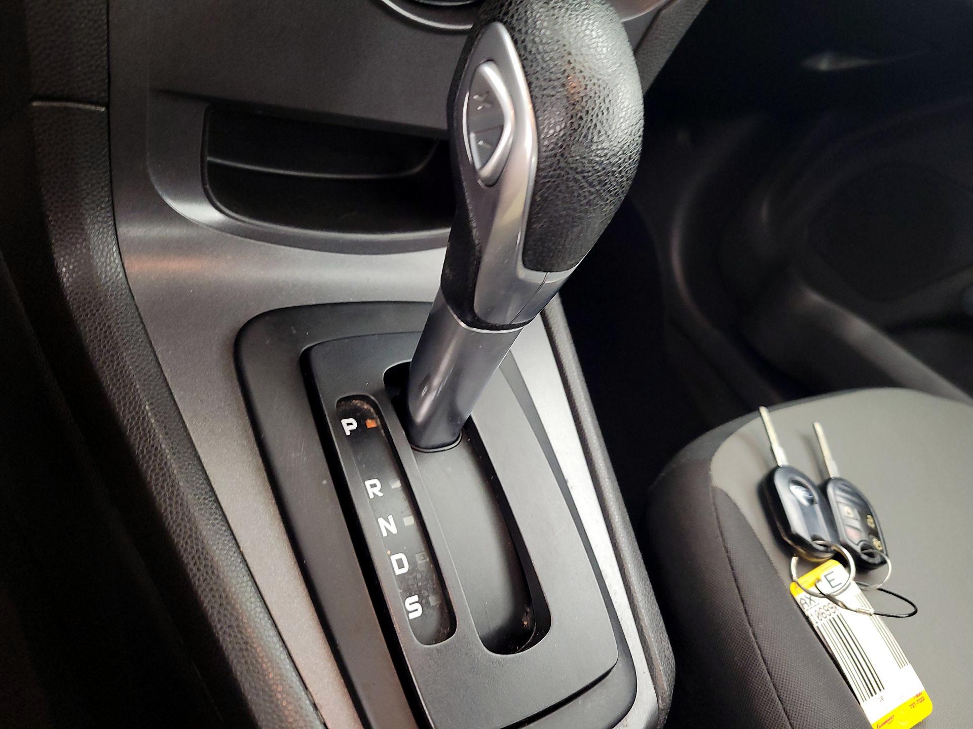 Thumbnail: 2016 Ford Fiesta - 16