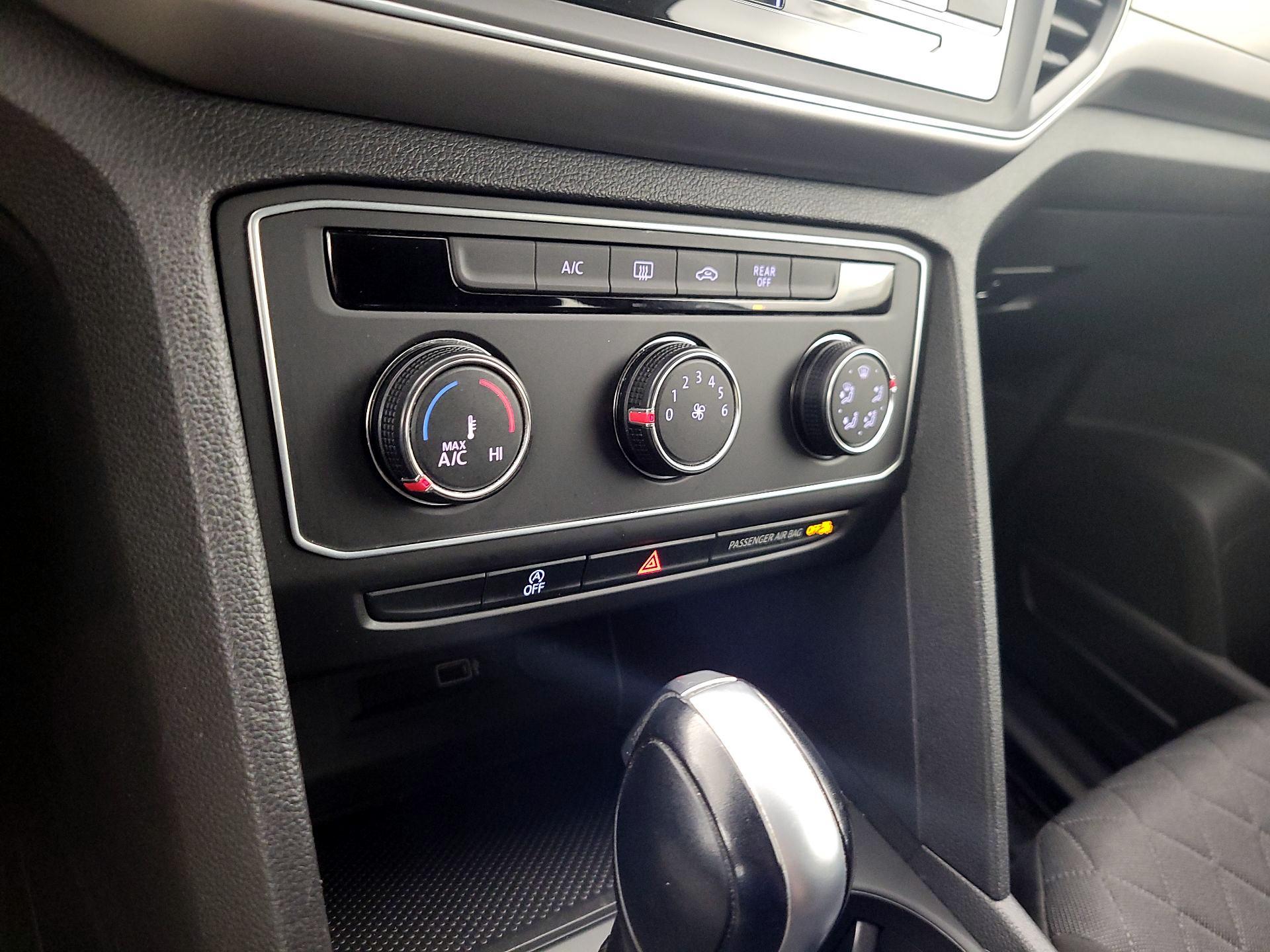 Thumbnail: 2018 Volkswagen Atlas - 16