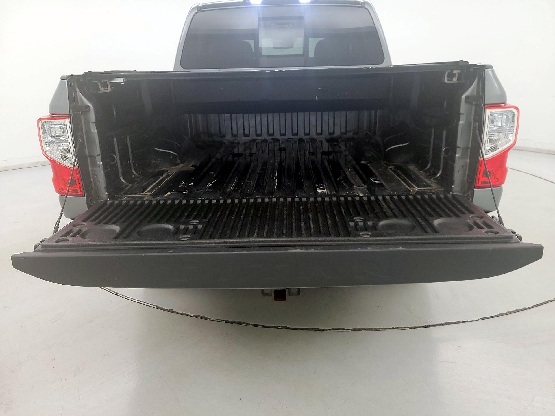 Thumbnail: 2017 Nissan Titan - 19