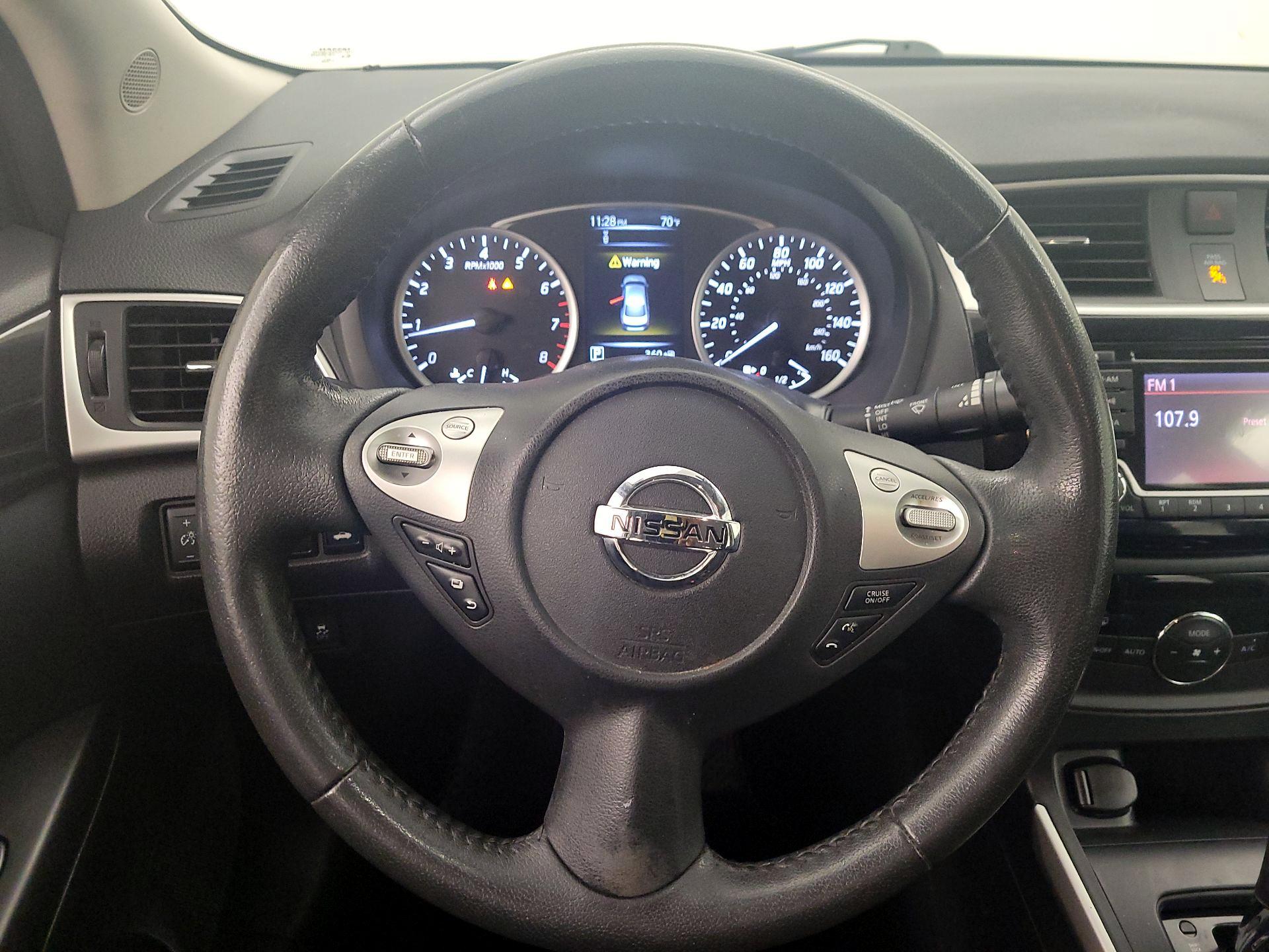Thumbnail: 2018 Nissan Sentra - 10