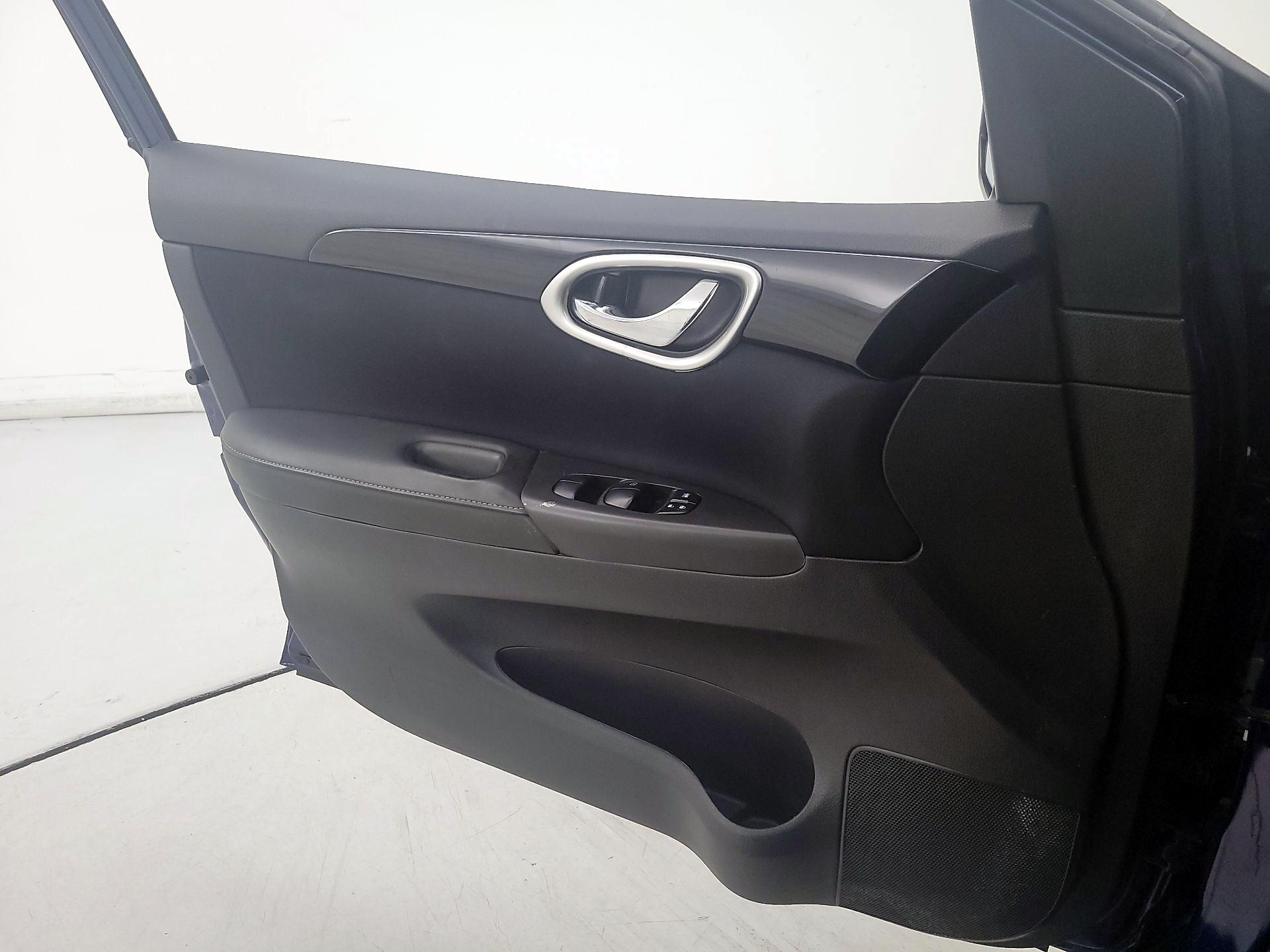 Thumbnail: 2018 Nissan Sentra - 12