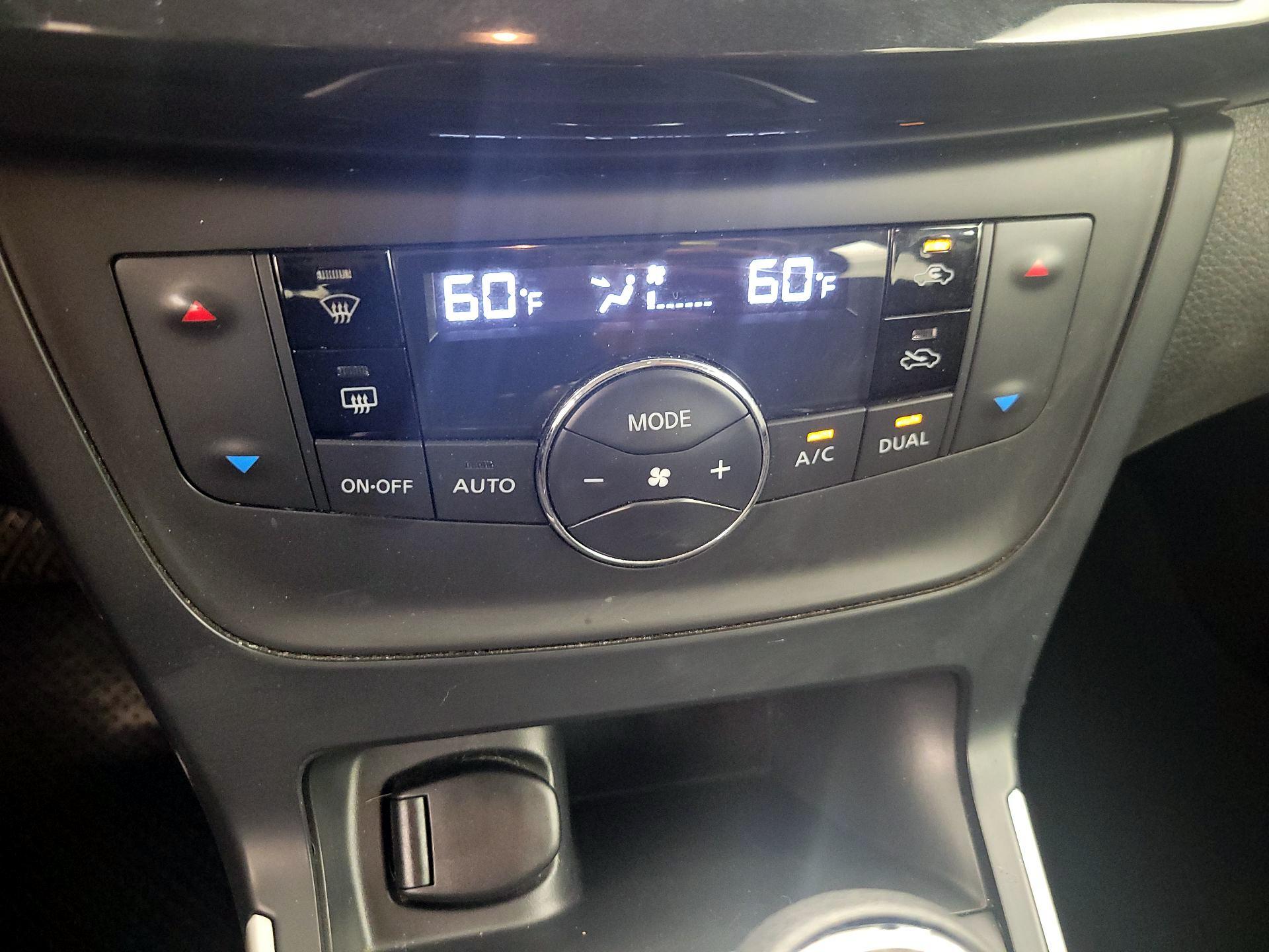 Thumbnail: 2018 Nissan Sentra - 16