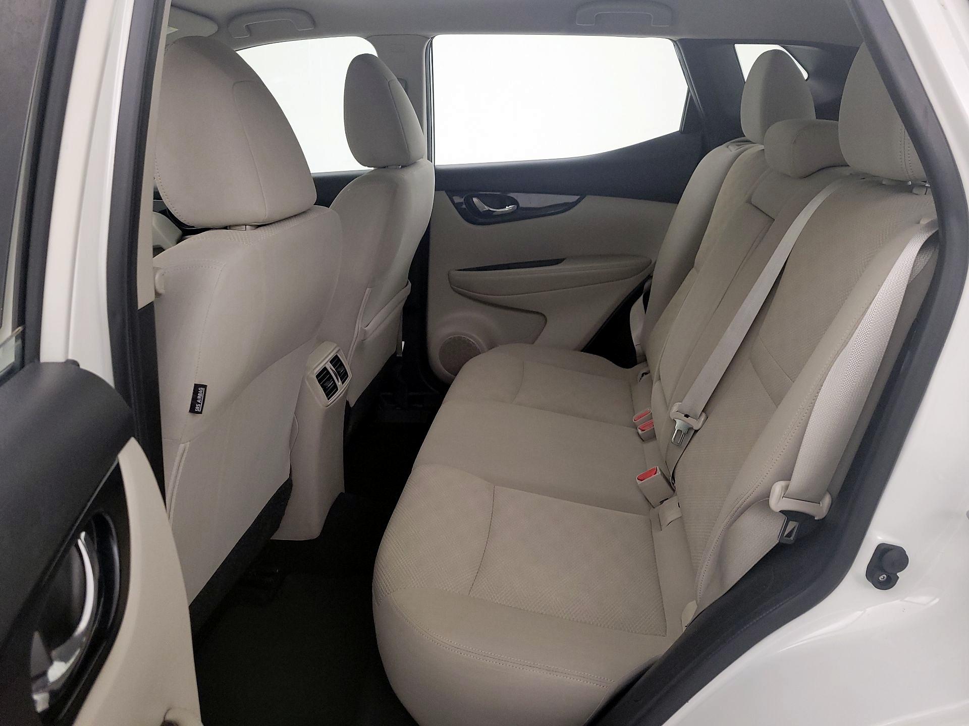 Thumbnail: 2019 Nissan Rogue Sport - 19