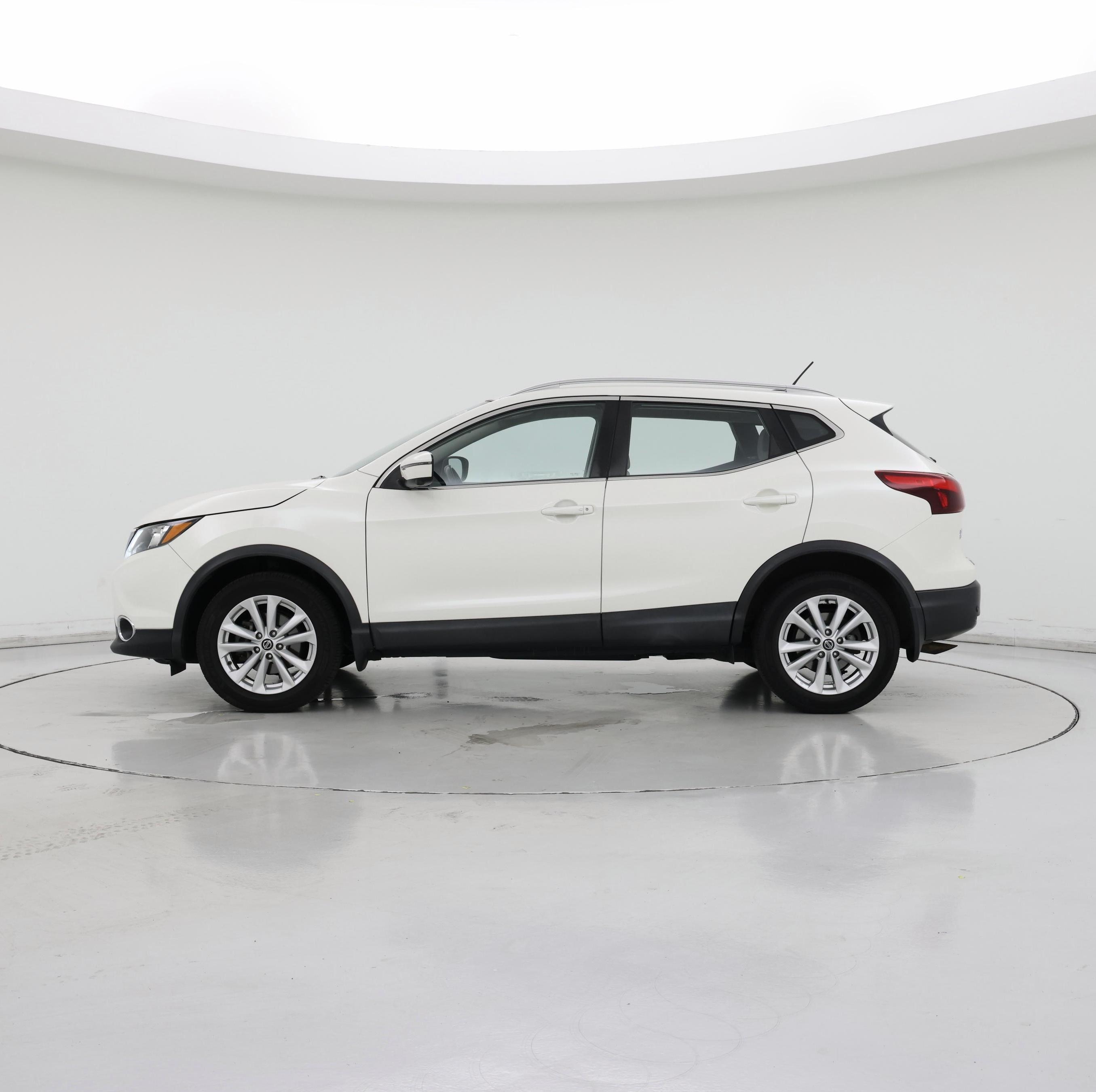 Thumbnail: 2019 Nissan Rogue Sport - 3
