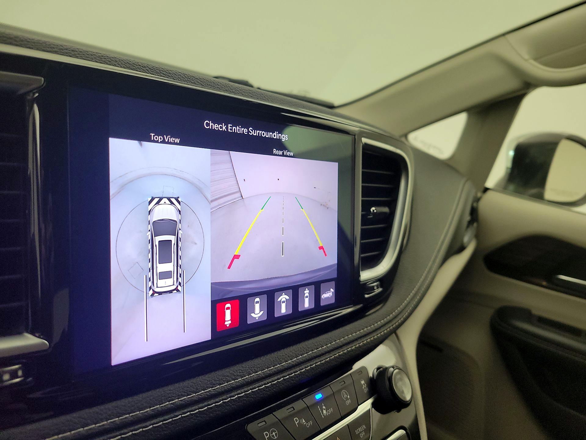 Thumbnail: 2022 Chrysler Pacifica - 15