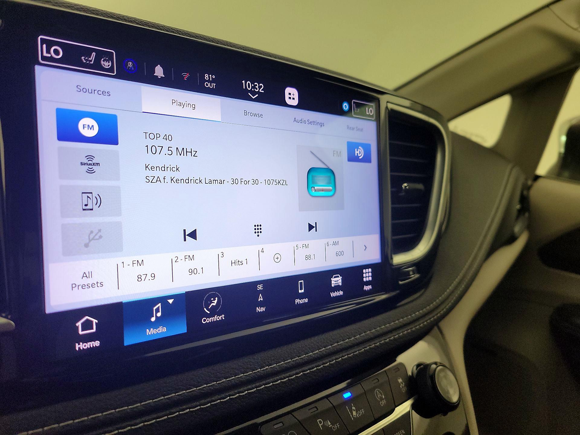 Thumbnail: 2022 Chrysler Pacifica - 16