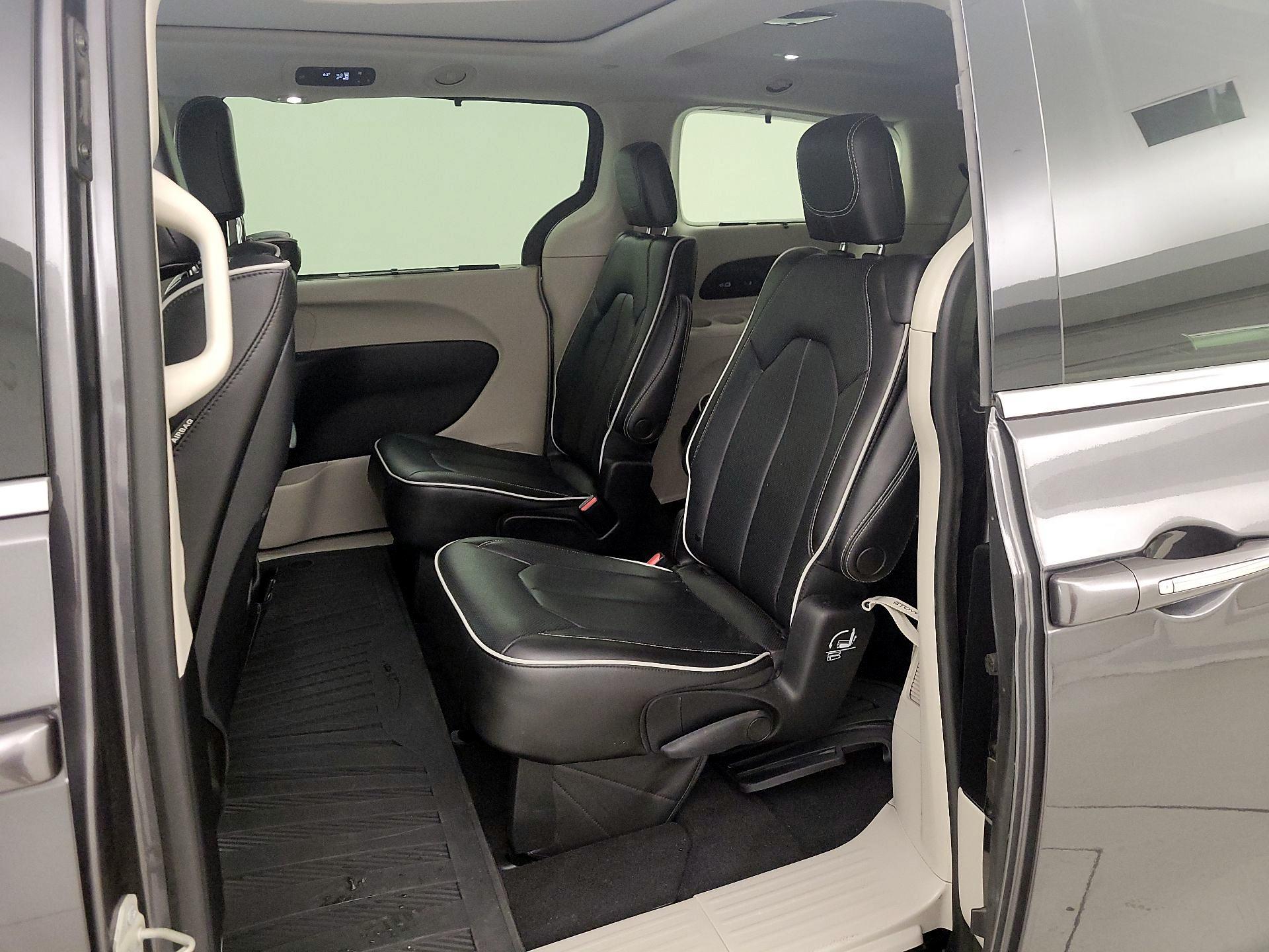 Thumbnail: 2022 Chrysler Pacifica - 20