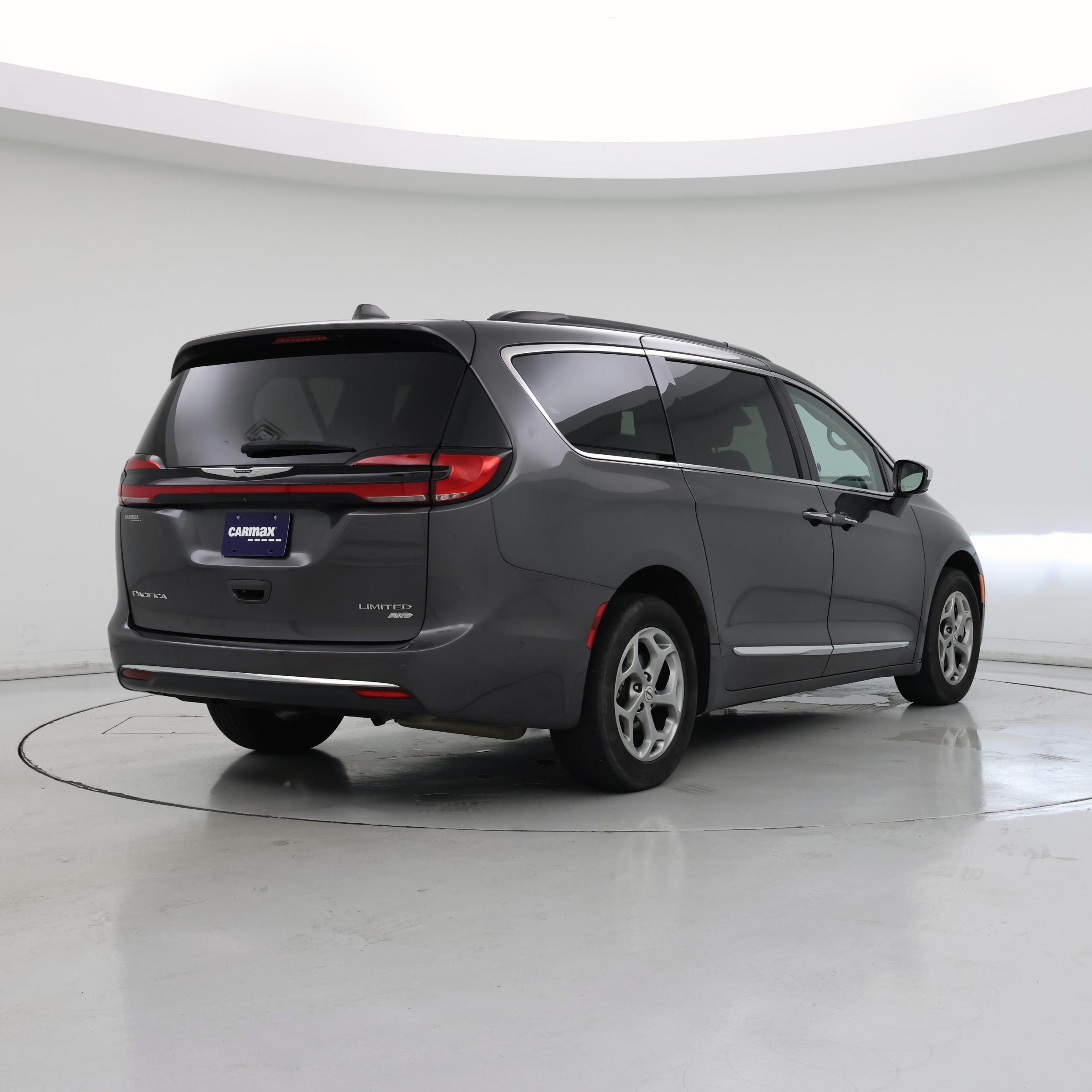 Thumbnail: 2022 Chrysler Pacifica - 8