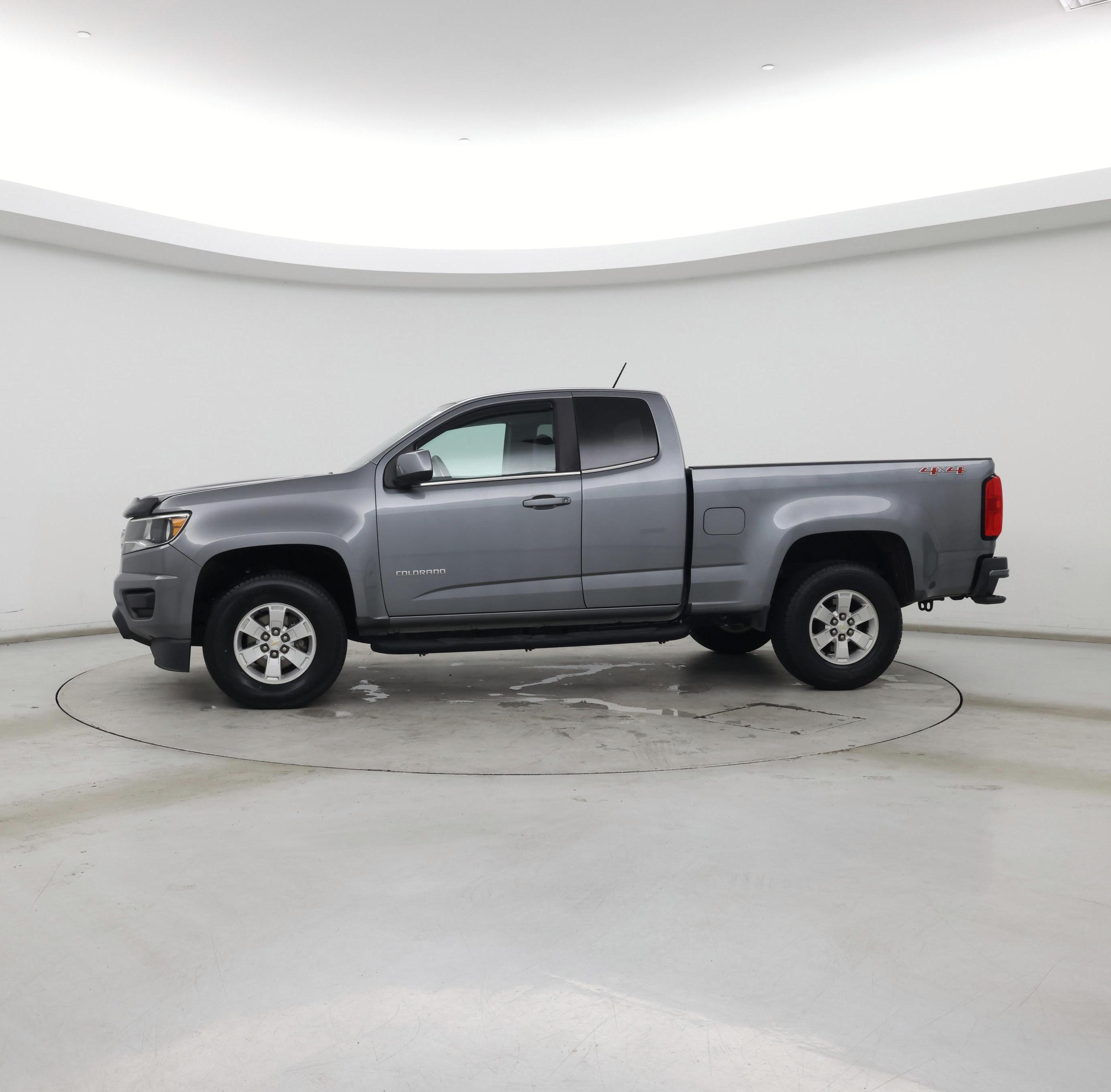 Thumbnail: 2019 Chevrolet Colorado - 3