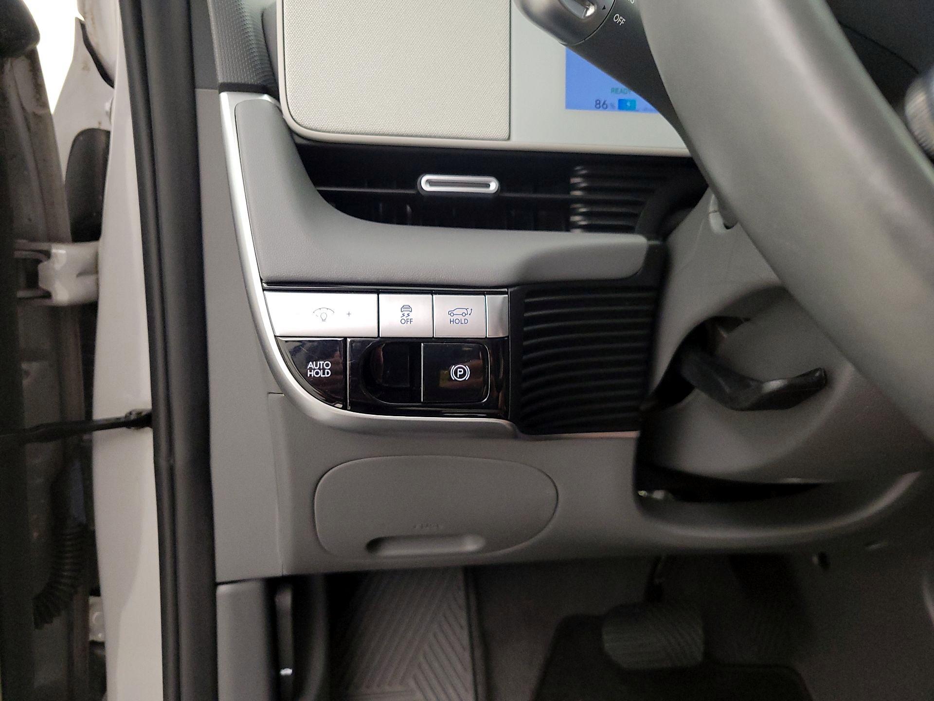 Thumbnail: 2022 Hyundai Ioniq 5 - 13