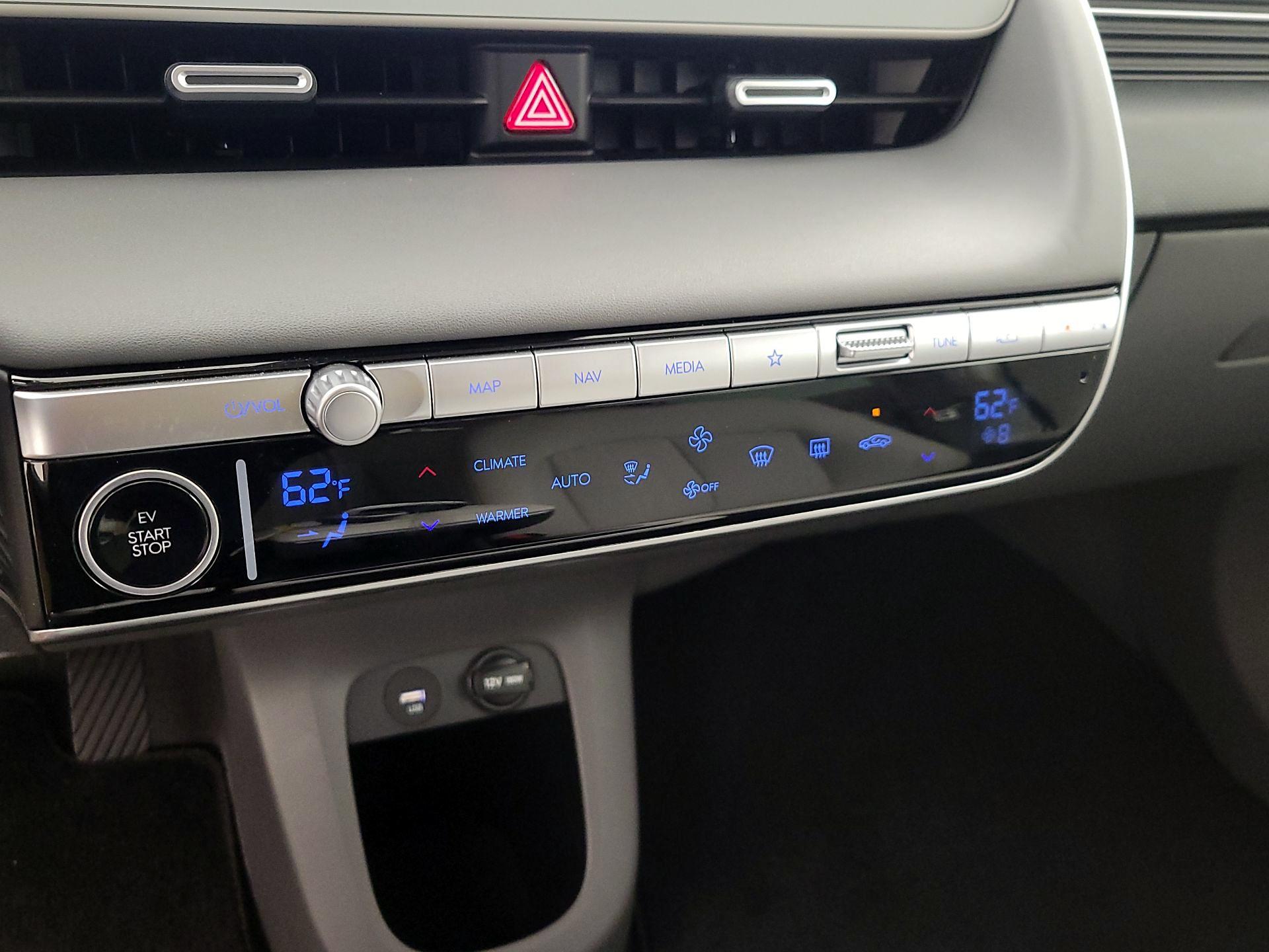 Thumbnail: 2022 Hyundai Ioniq 5 - 17