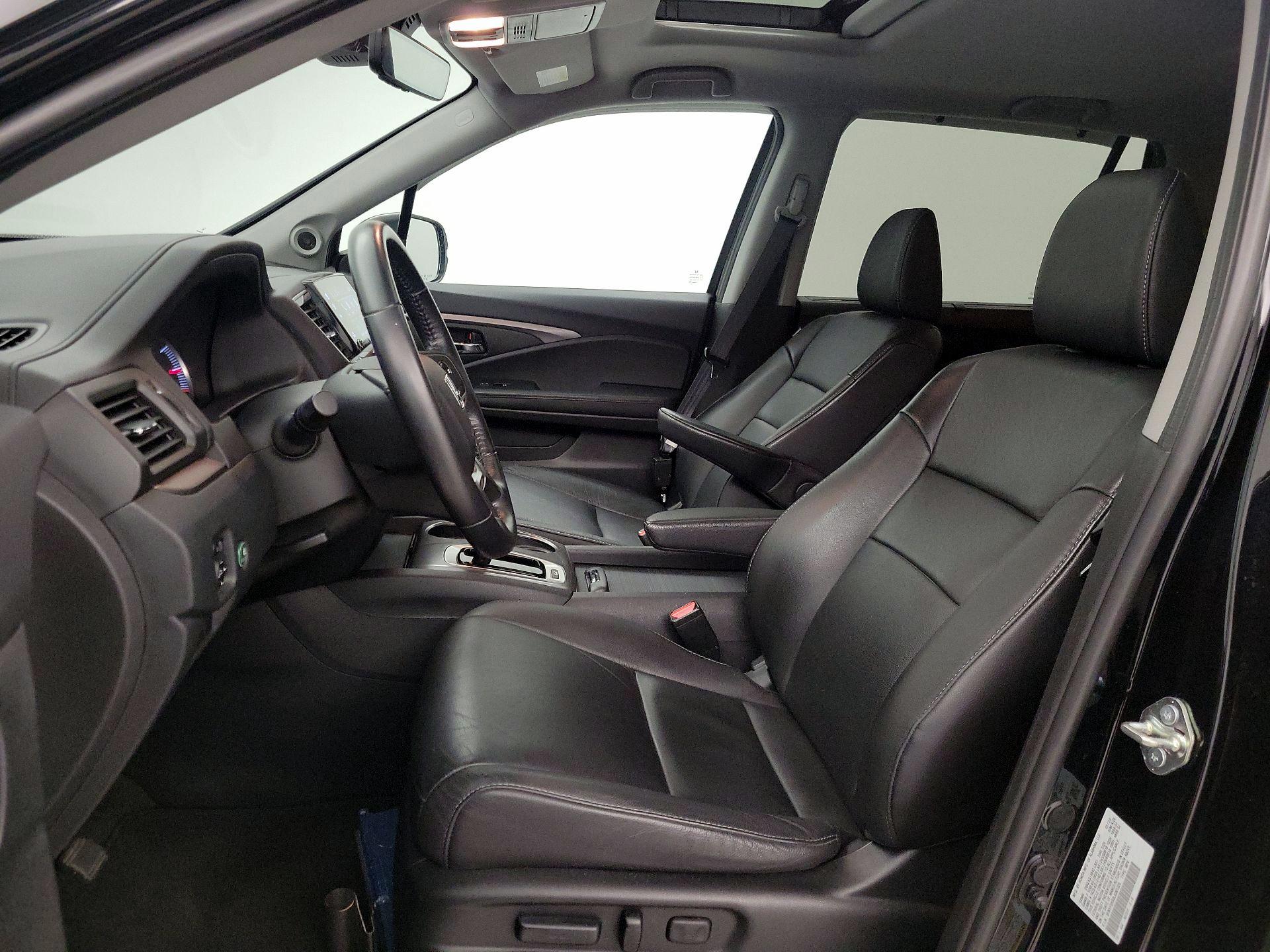 Thumbnail: 2020 Honda Pilot - 9