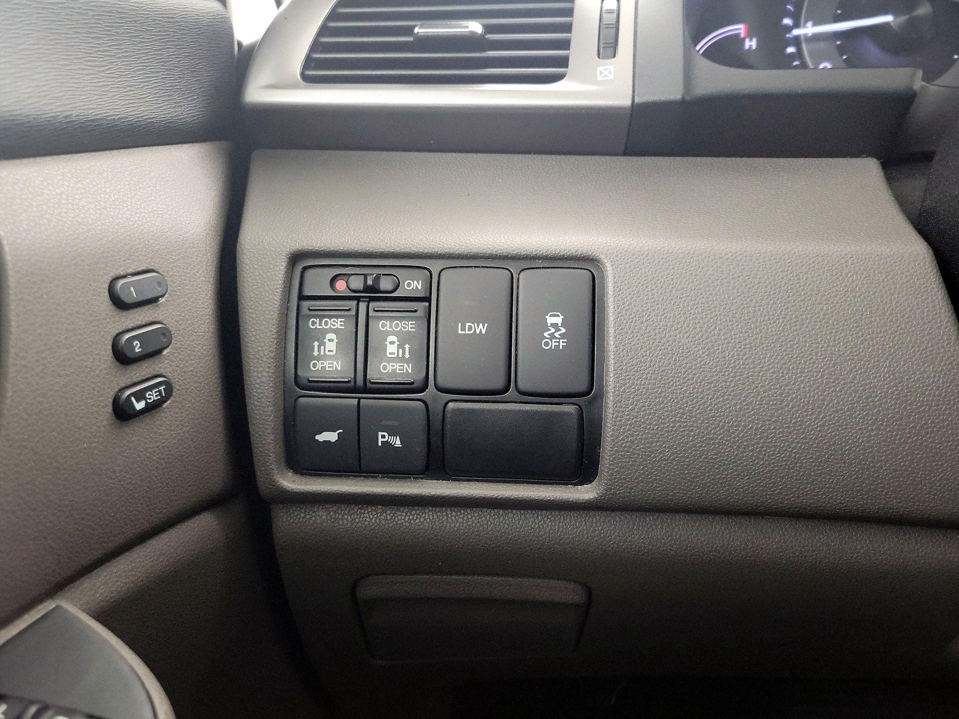 Thumbnail: 2016 Honda Odyssey - 13