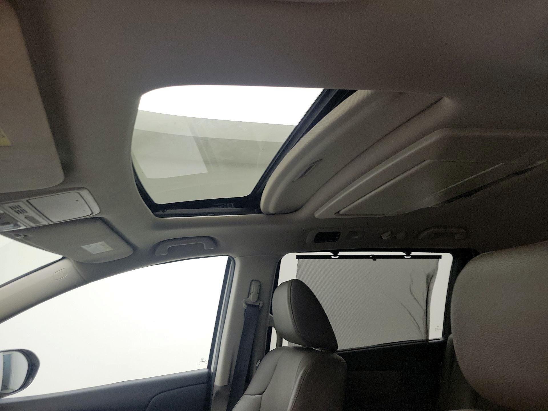 Thumbnail: 2016 Honda Odyssey - 20