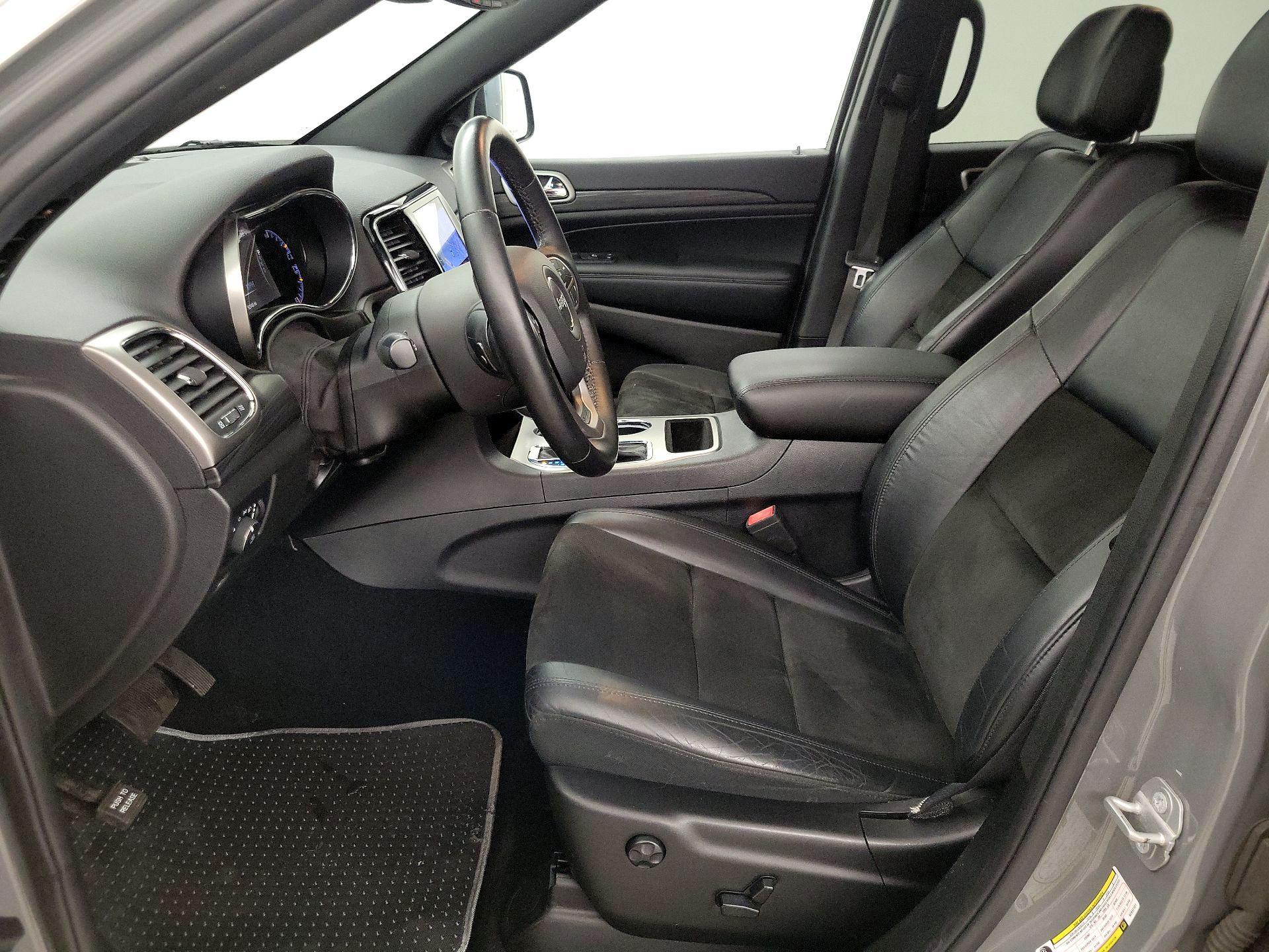 Thumbnail: 2019 Jeep Grand Cherokee - 11