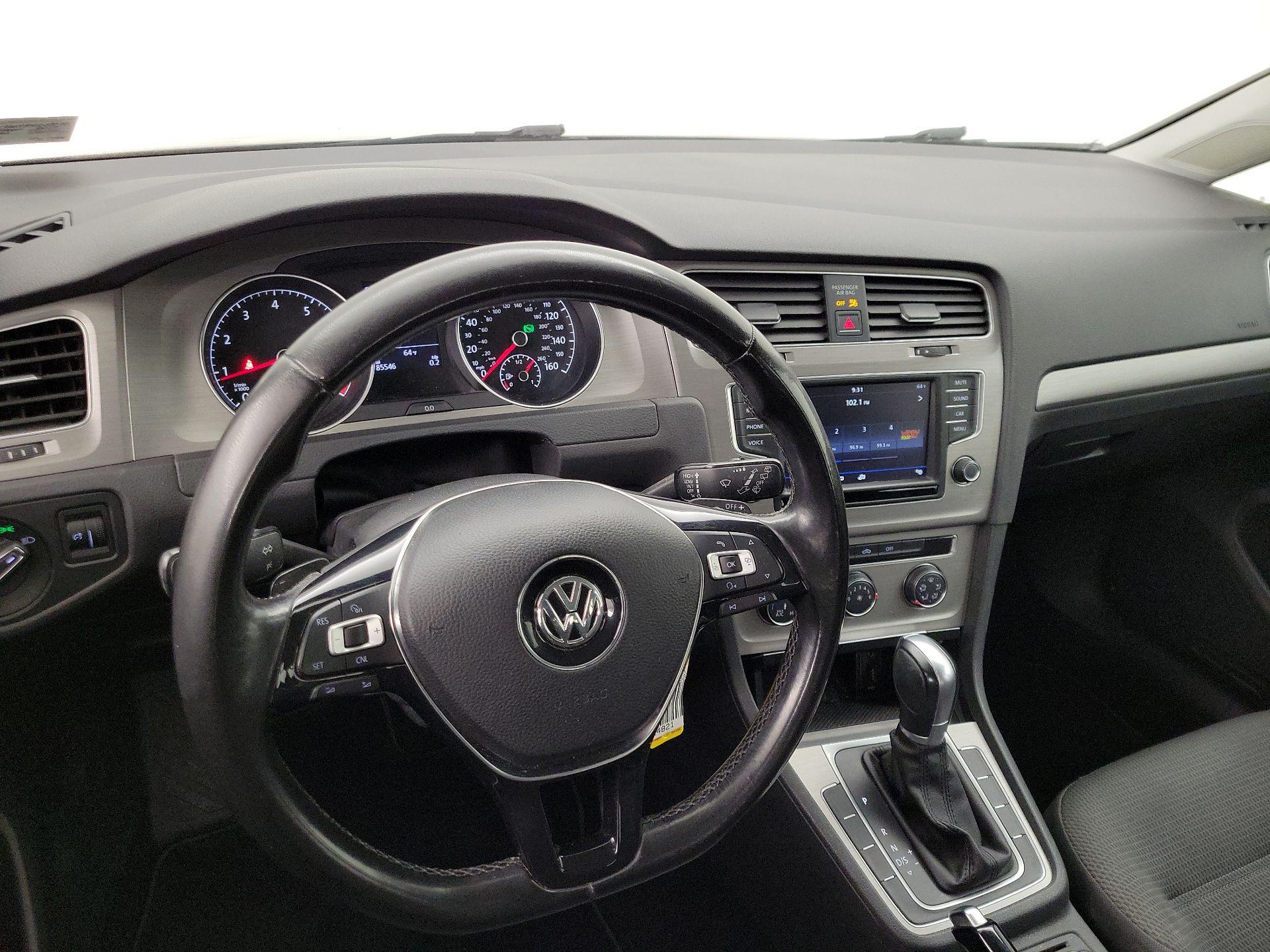 Thumbnail: 2017 Volkswagen Golf - 9