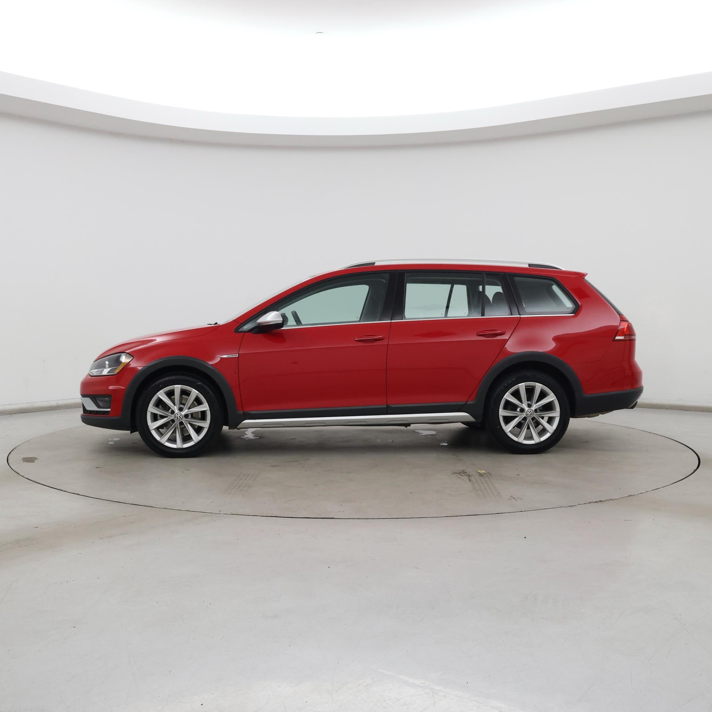 Thumbnail: 2017 Volkswagen Golf - 3