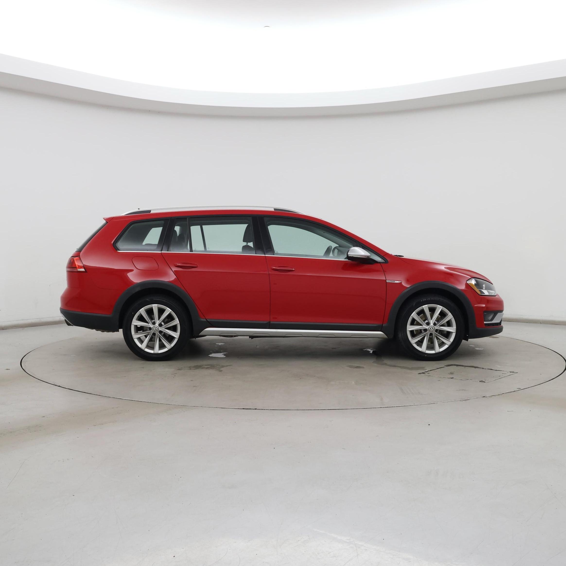 Thumbnail: 2017 Volkswagen Golf - 7