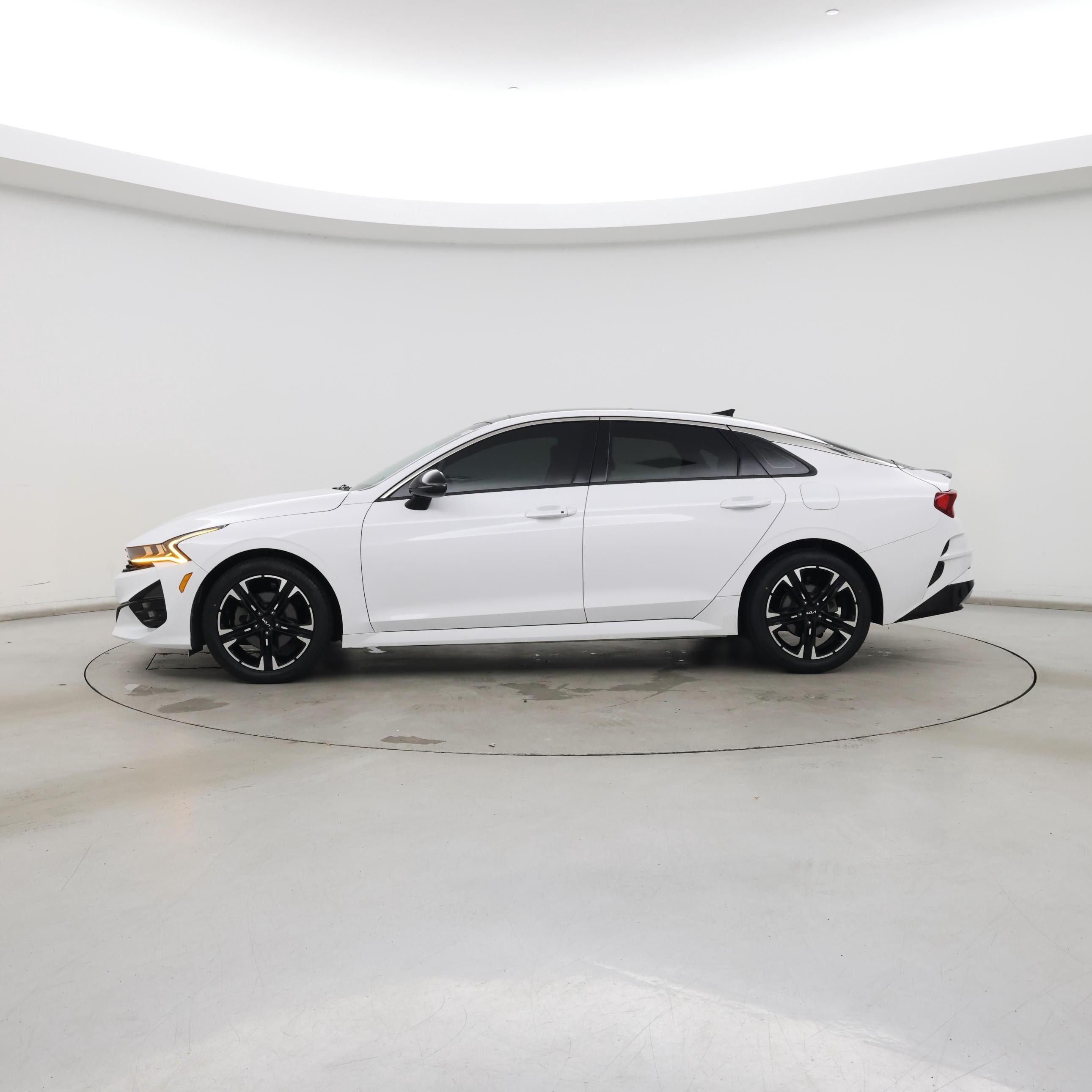Thumbnail: 2022 Kia K5 - 3