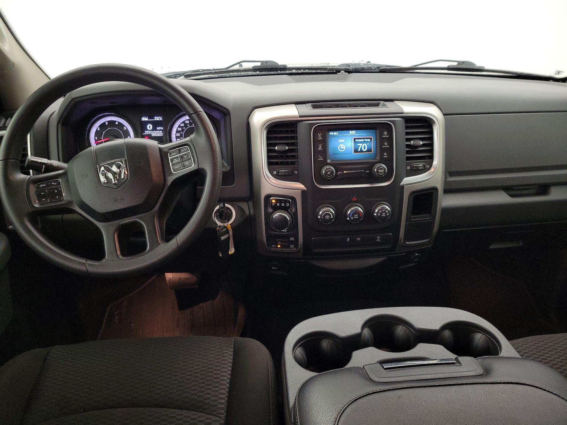 Thumbnail: 2020 RAM 1500 Classic - 9