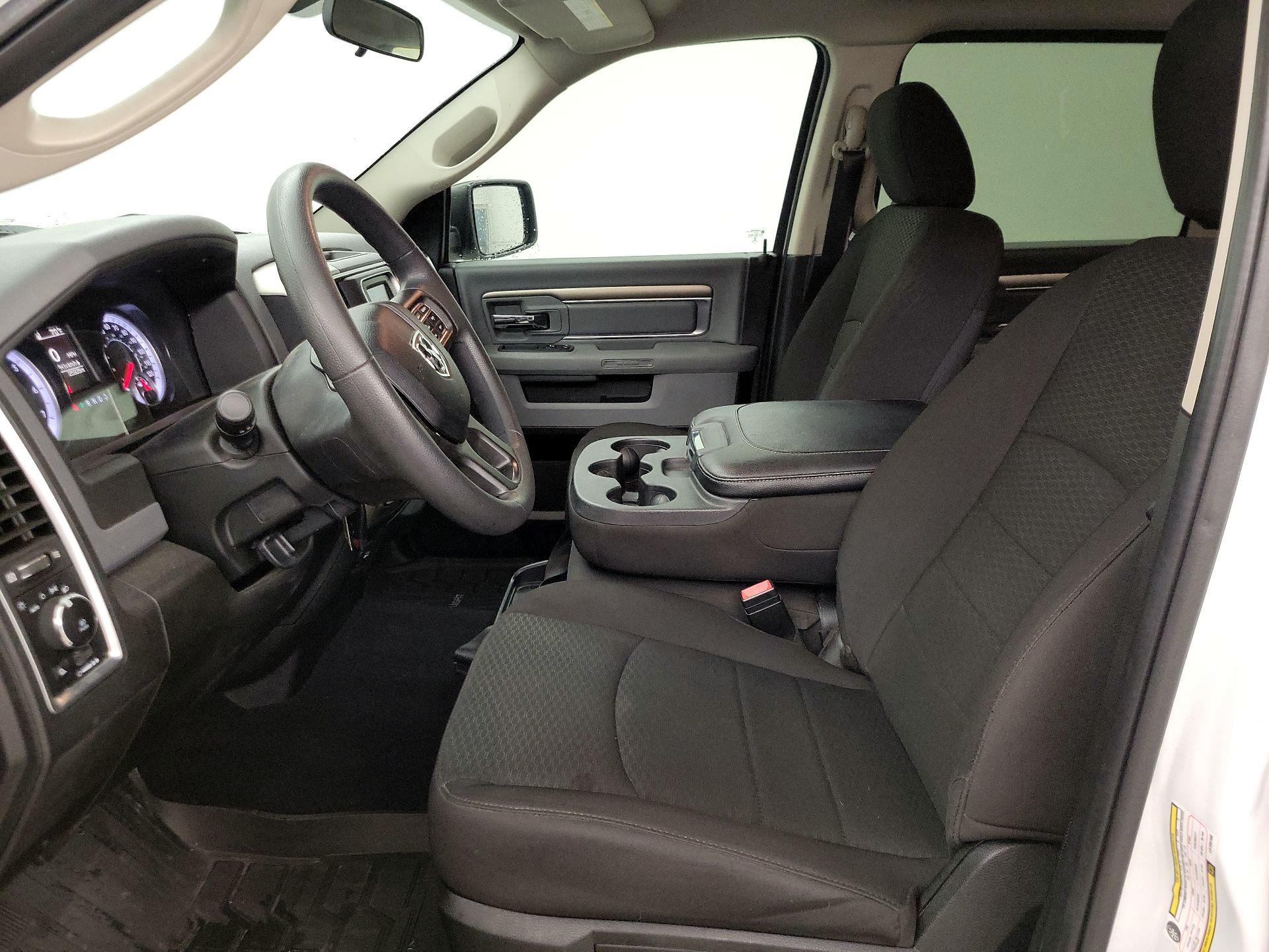 Thumbnail: 2020 RAM 1500 Classic - 11