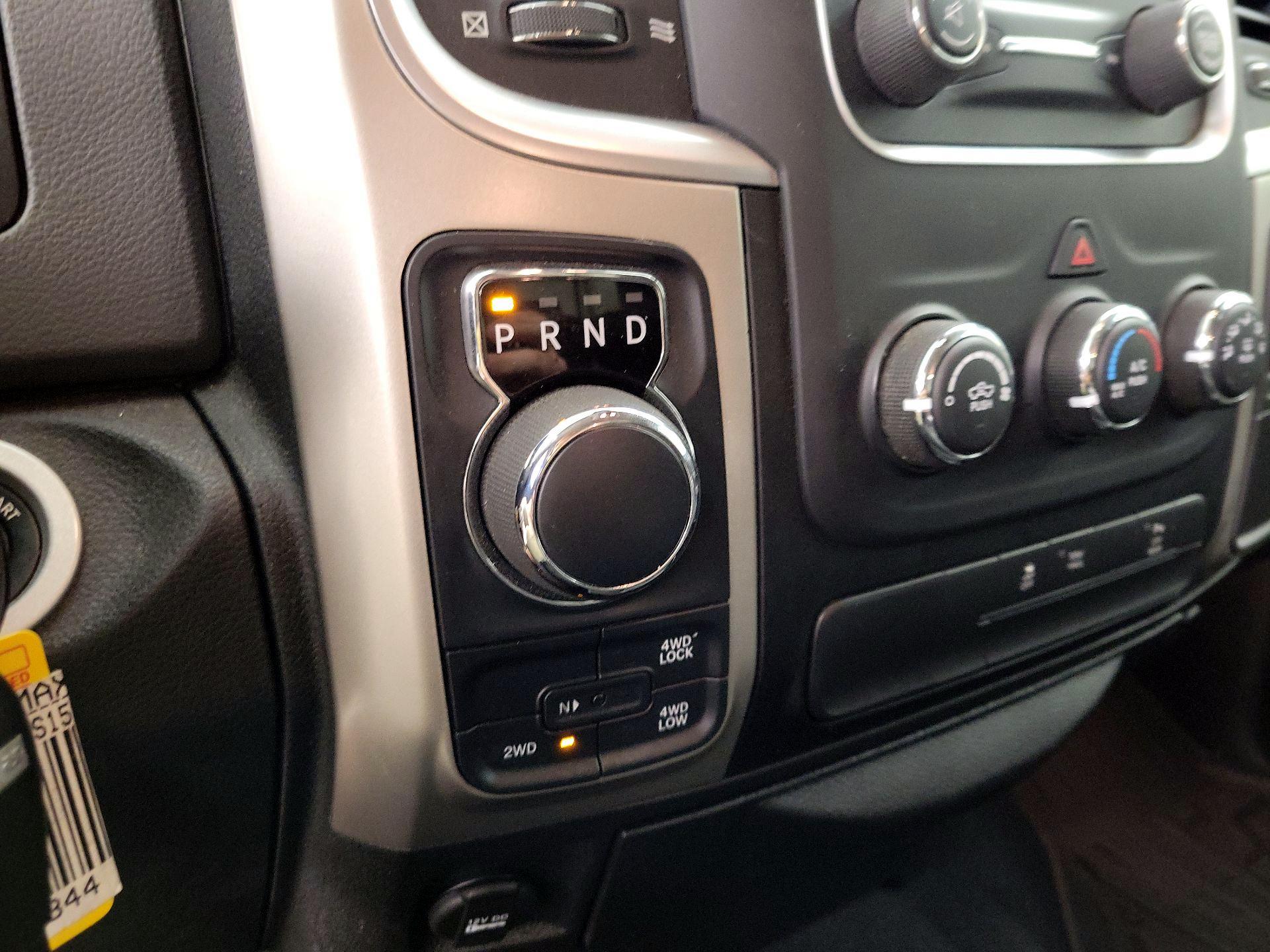 Thumbnail: 2020 RAM 1500 Classic - 17