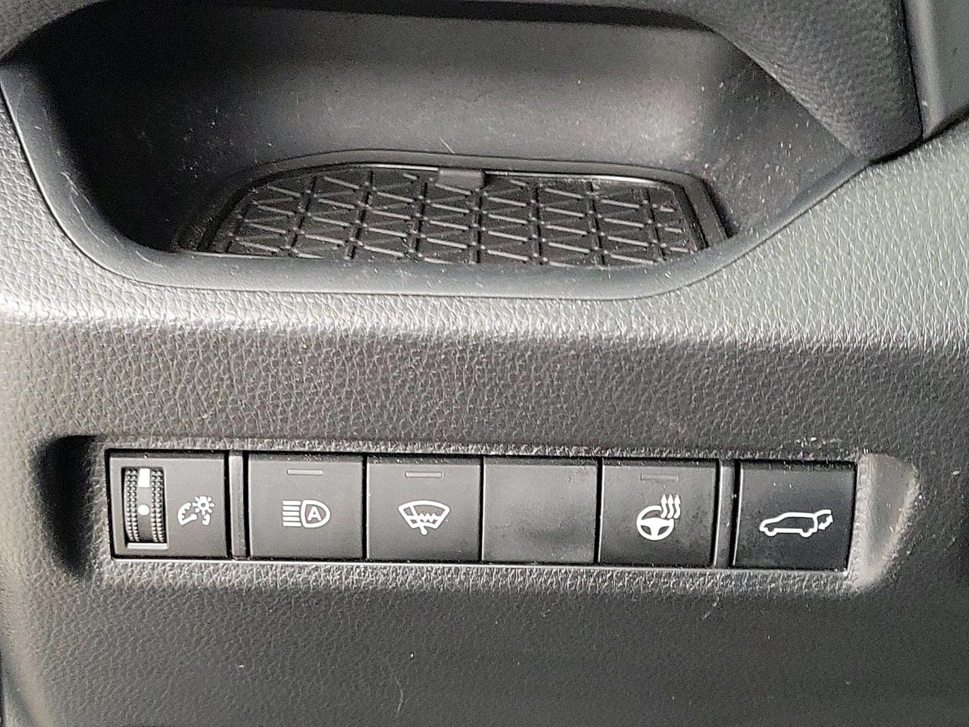 Thumbnail: 2022 Toyota RAV4 - 13