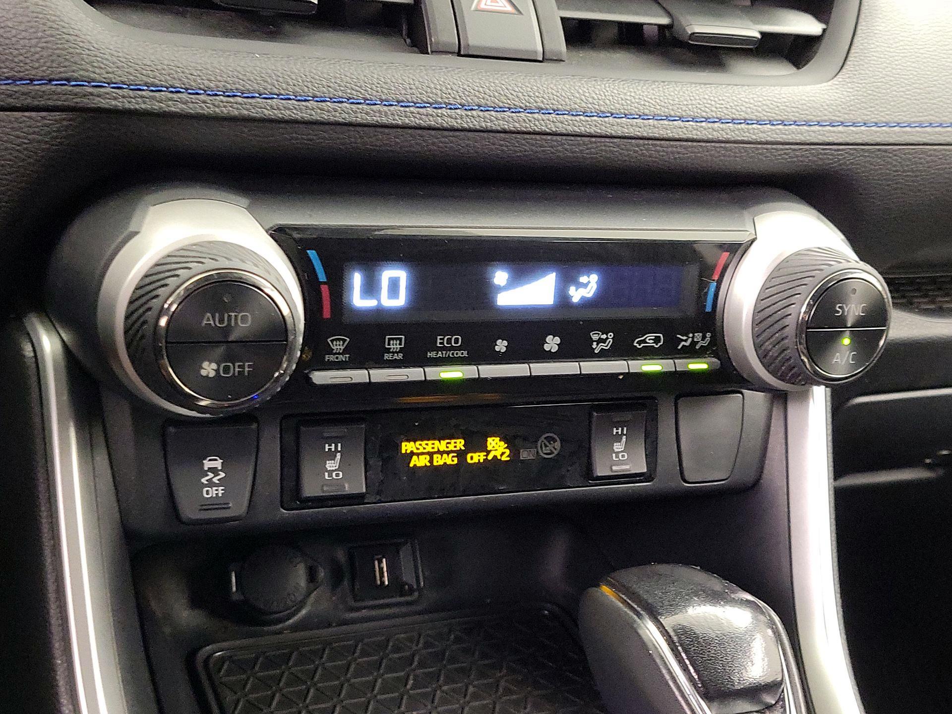 Thumbnail: 2022 Toyota RAV4 - 16