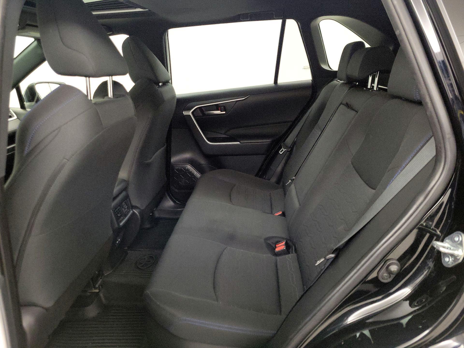 Thumbnail: 2022 Toyota RAV4 - 20