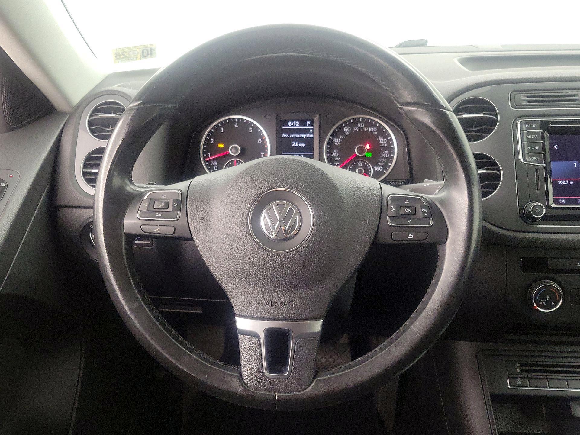 Thumbnail: 2018 Volkswagen Tiguan - 10