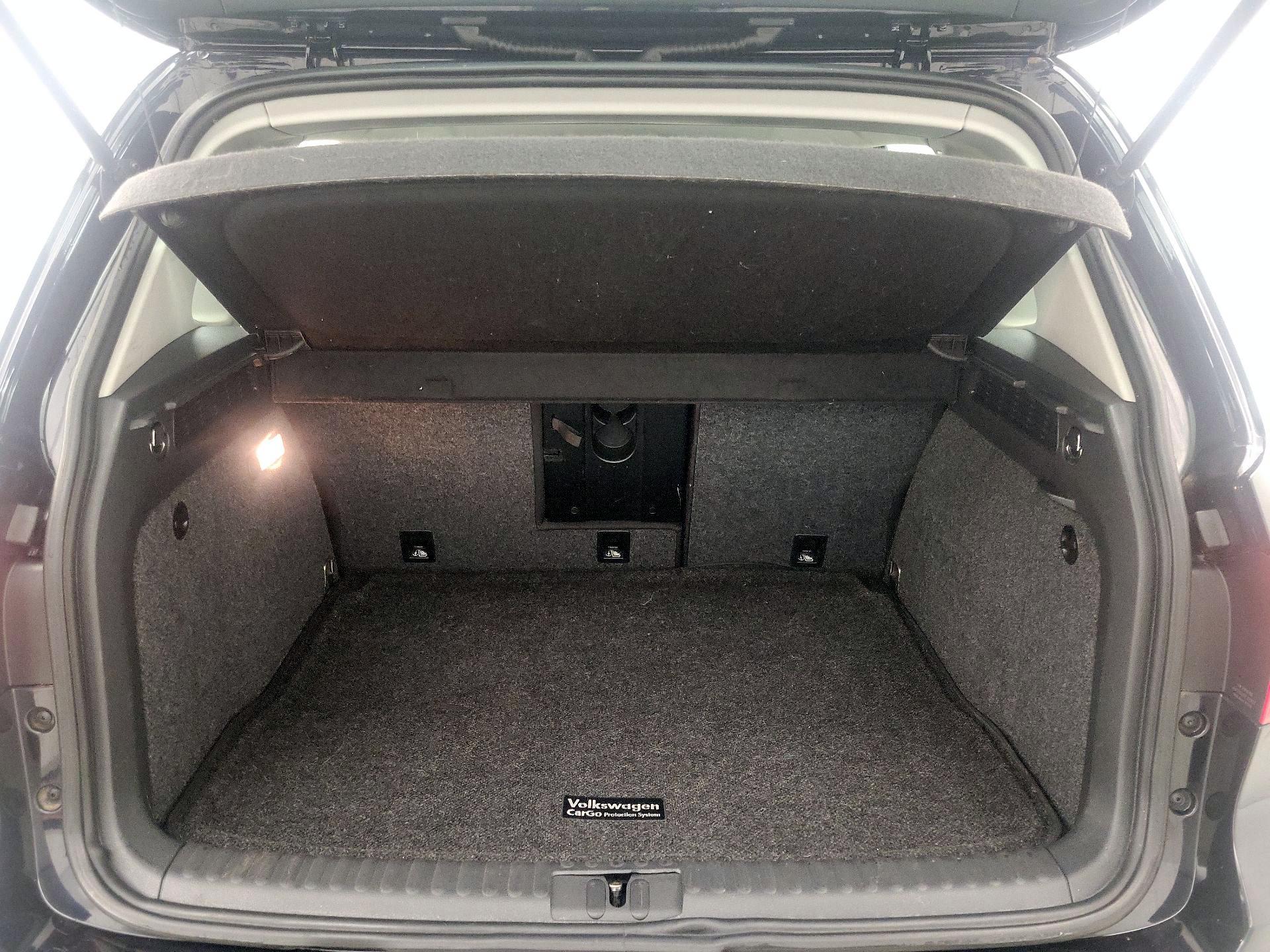 Thumbnail: 2018 Volkswagen Tiguan - 20