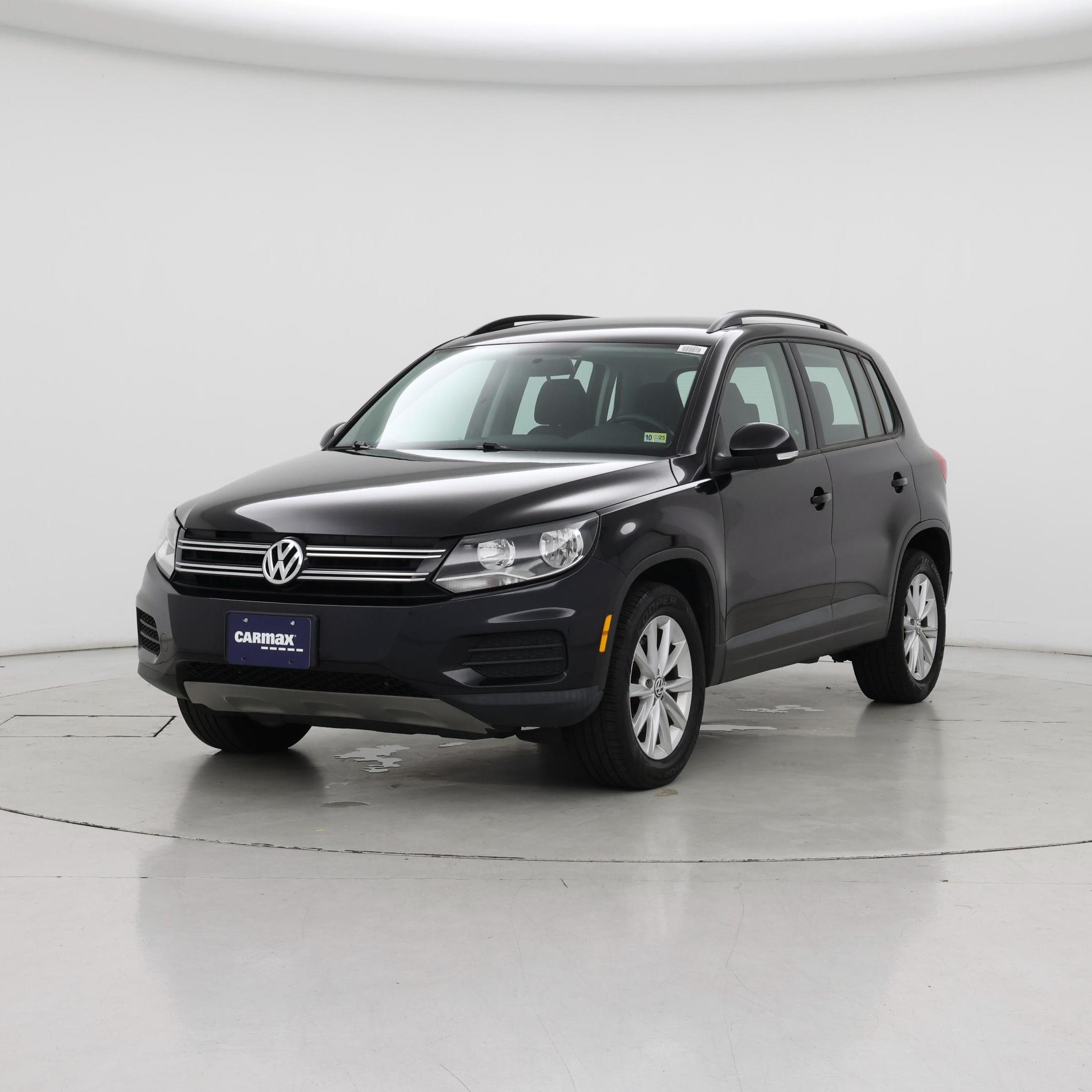 Thumbnail: 2018 Volkswagen Tiguan - 4