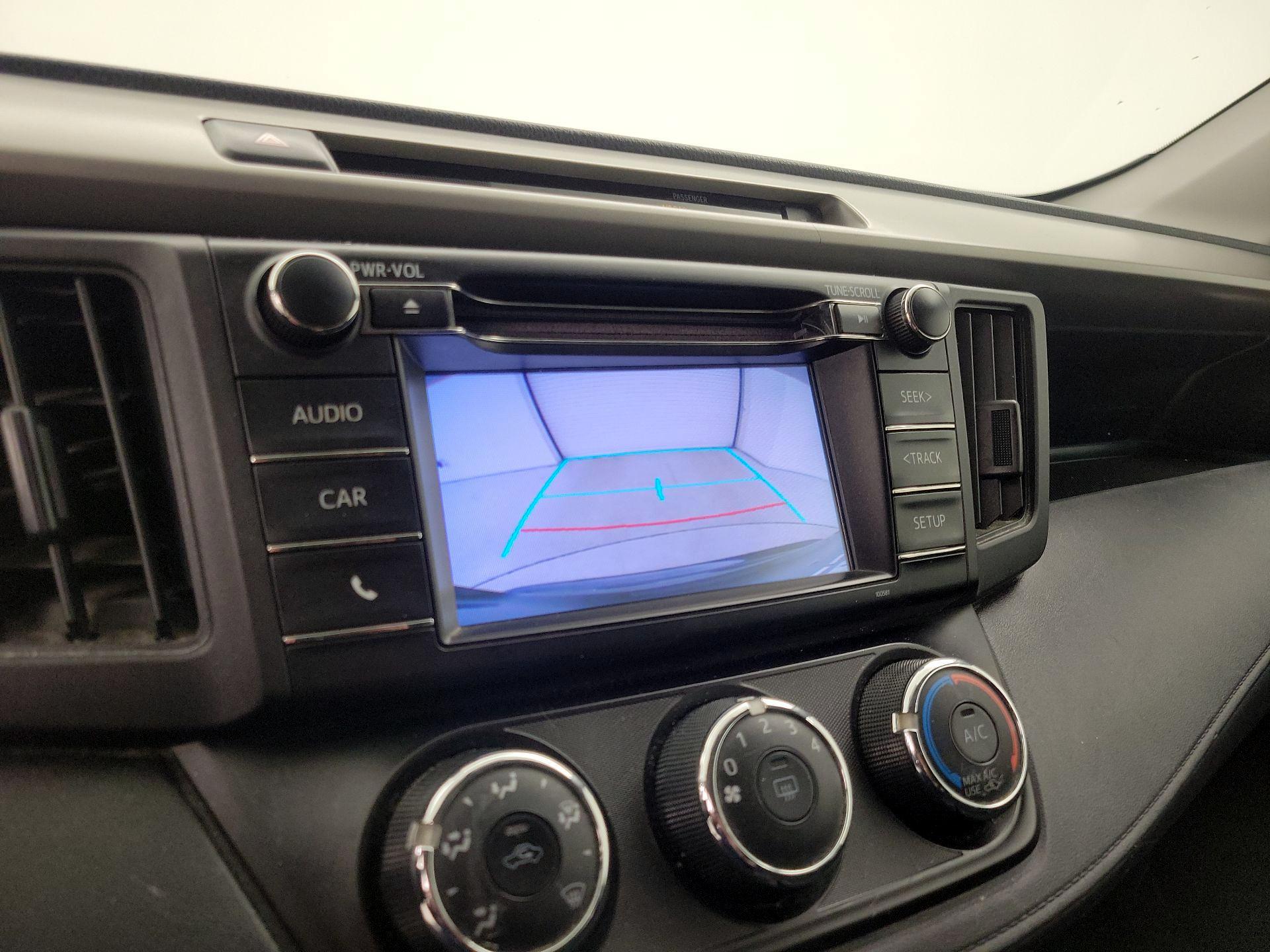 Thumbnail: 2016 Toyota RAV4 - 14