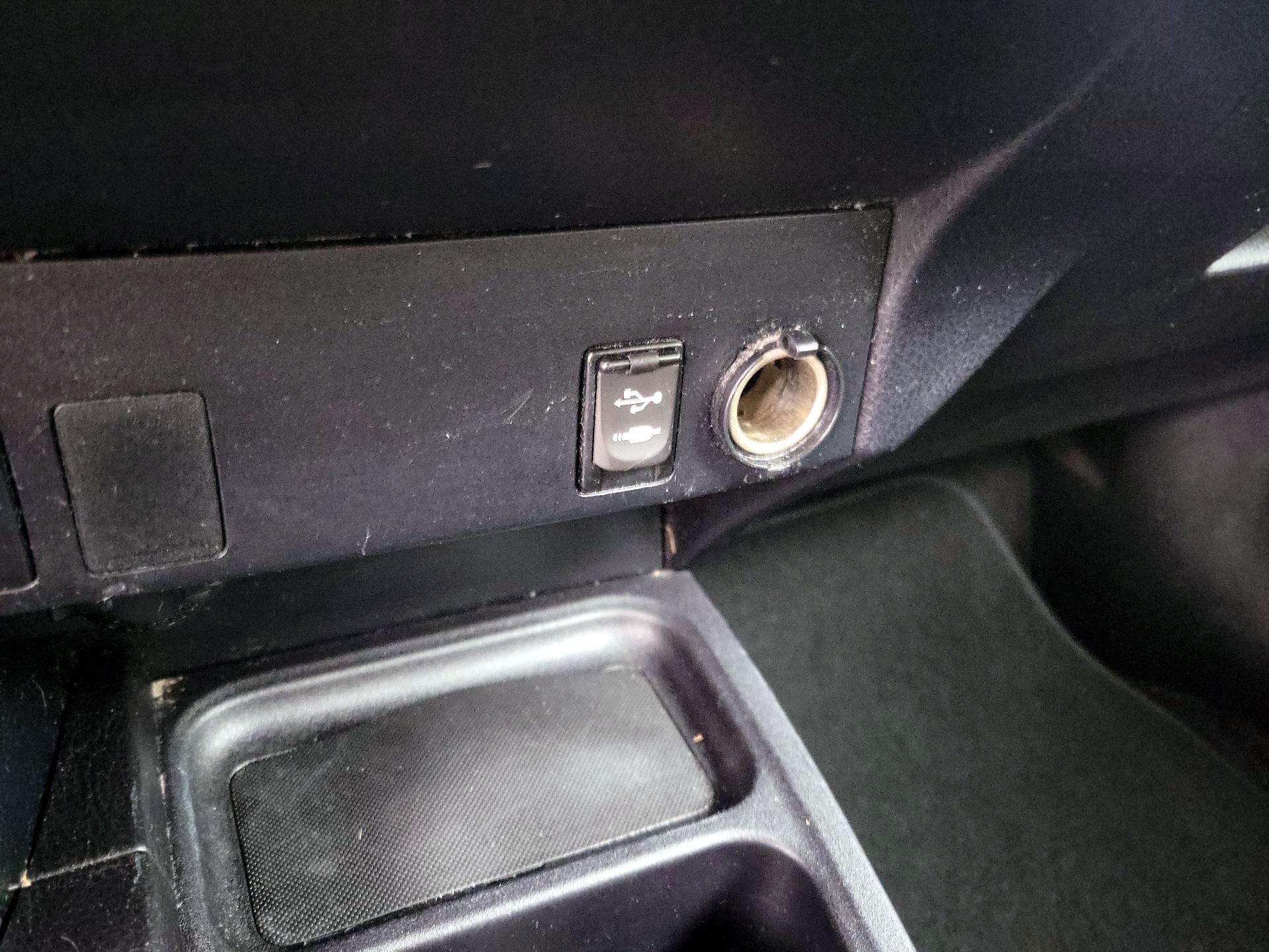 Thumbnail: 2016 Toyota RAV4 - 18