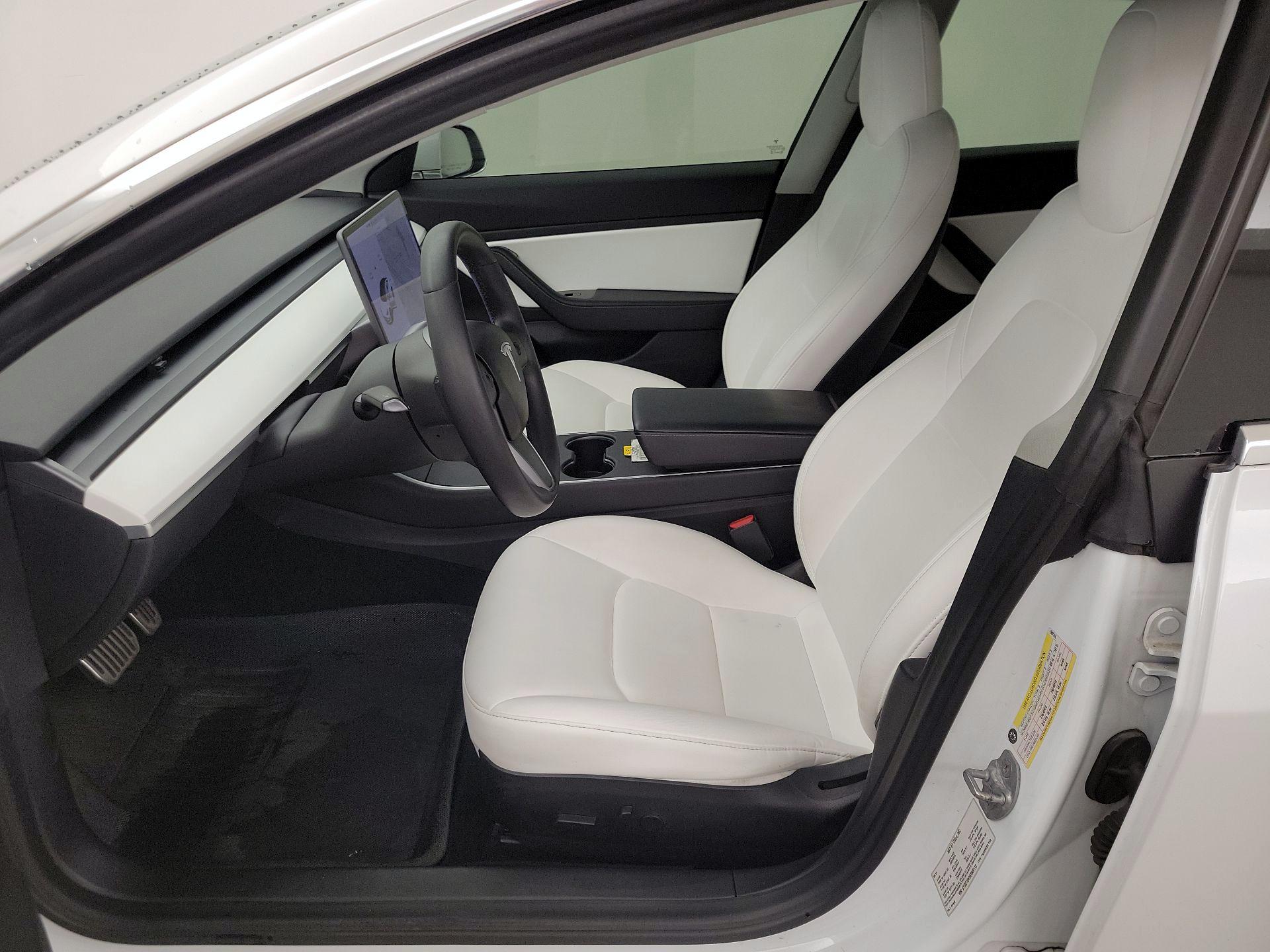 Thumbnail: 2019 Tesla Model 3 - 11
