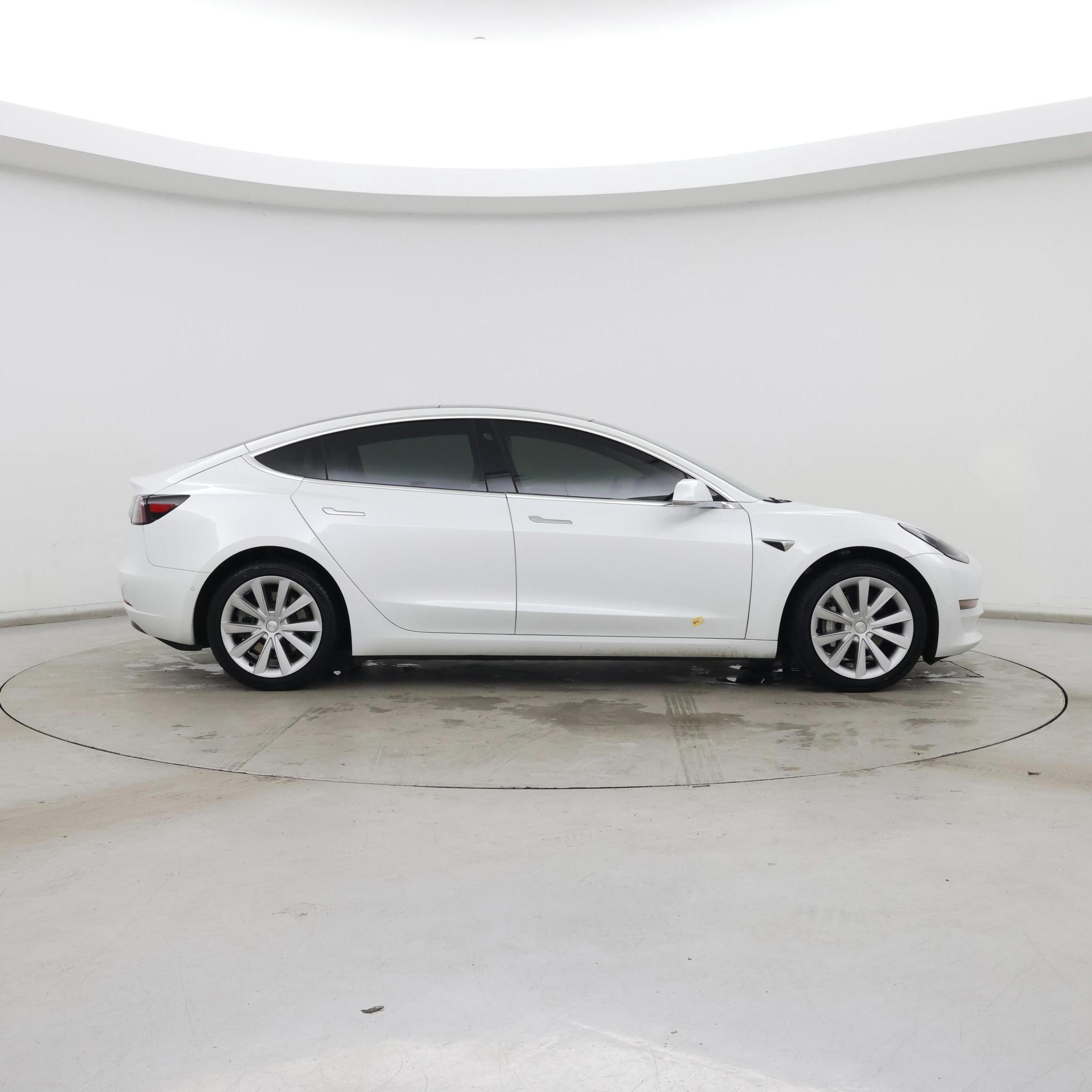 Thumbnail: 2019 Tesla Model 3 - 7