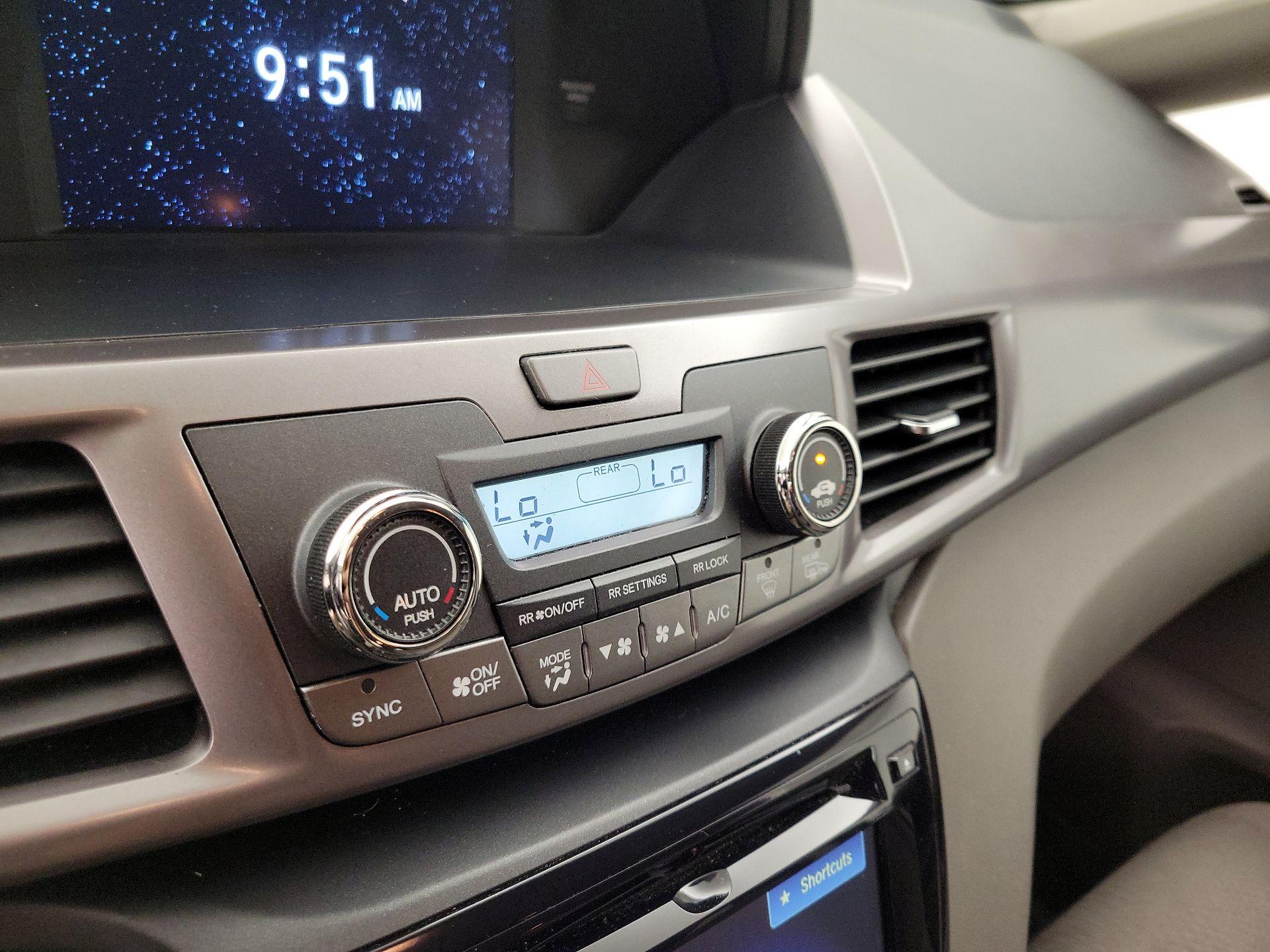 Thumbnail: 2017 Honda Odyssey - 16